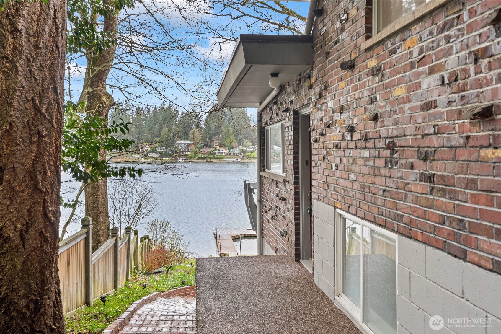 180 Lake Louise Drive SW