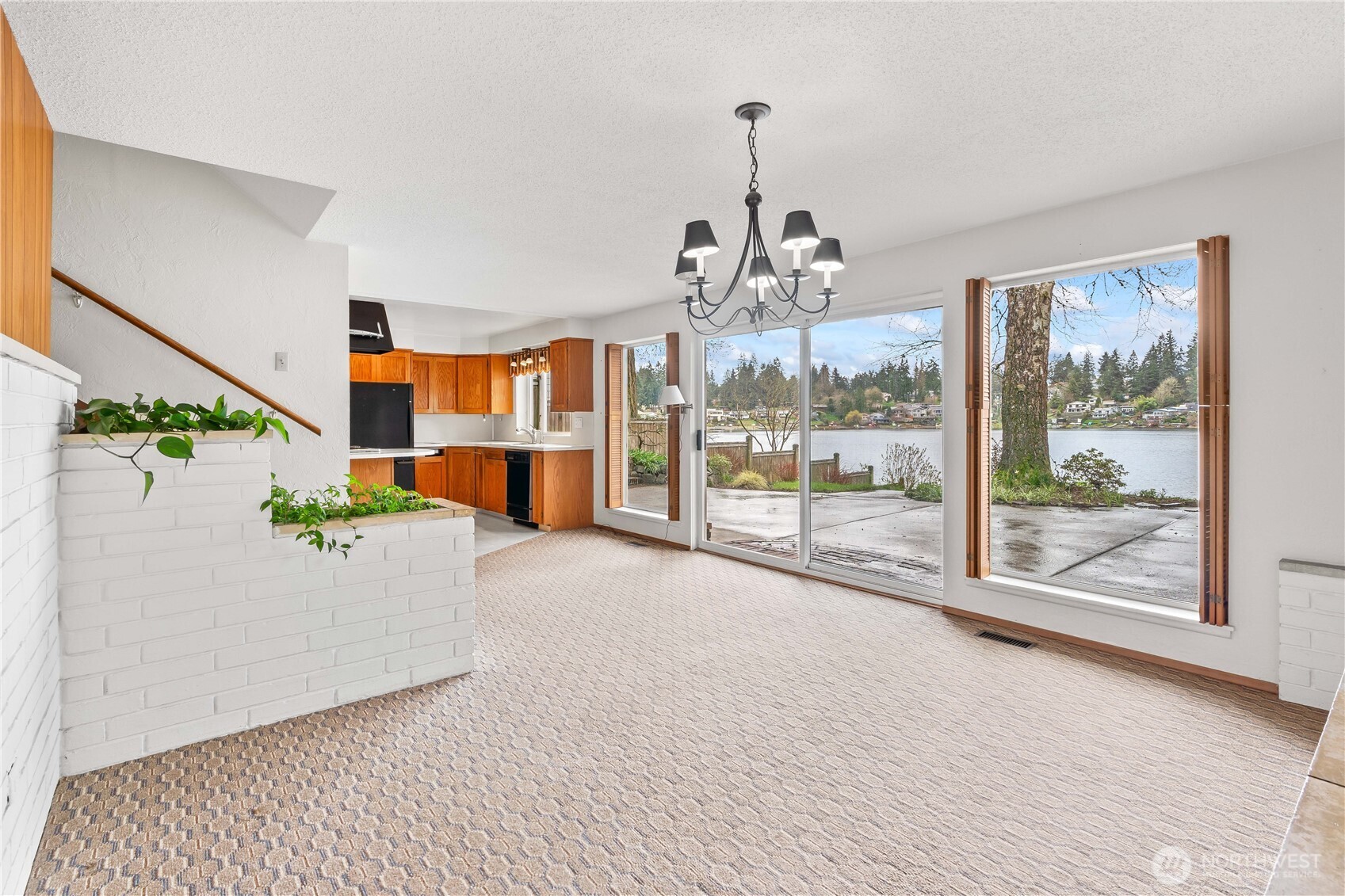 180 Lake Louise Drive SW
