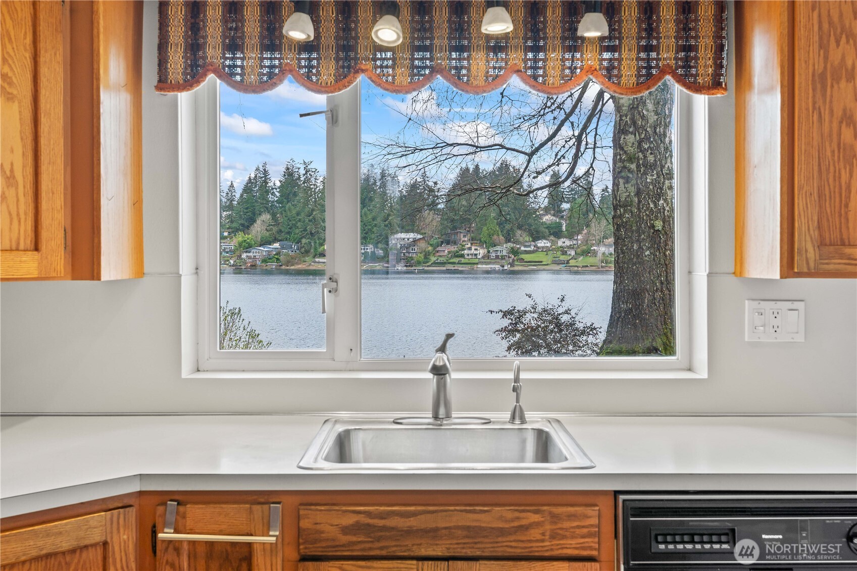 180 Lake Louise Drive SW