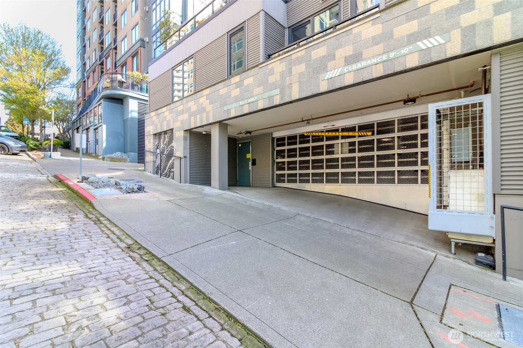 76 Cedar Street Unit: 207