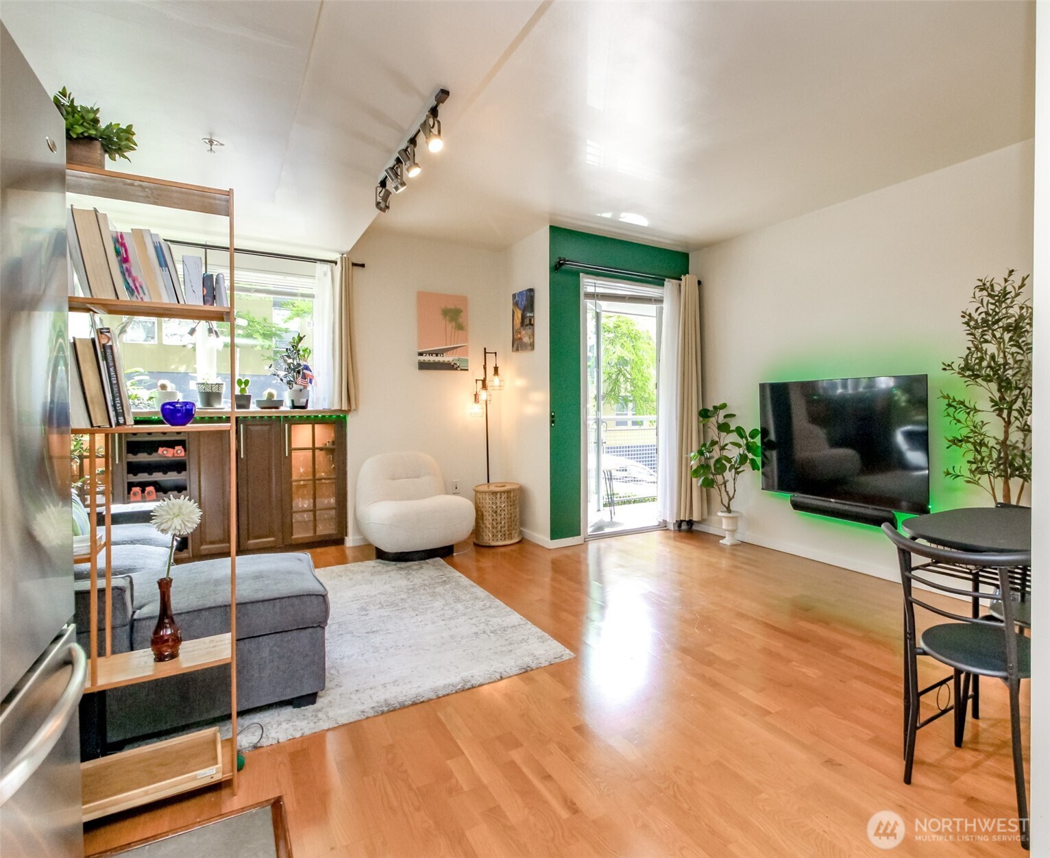 76 Cedar Street Unit: 207