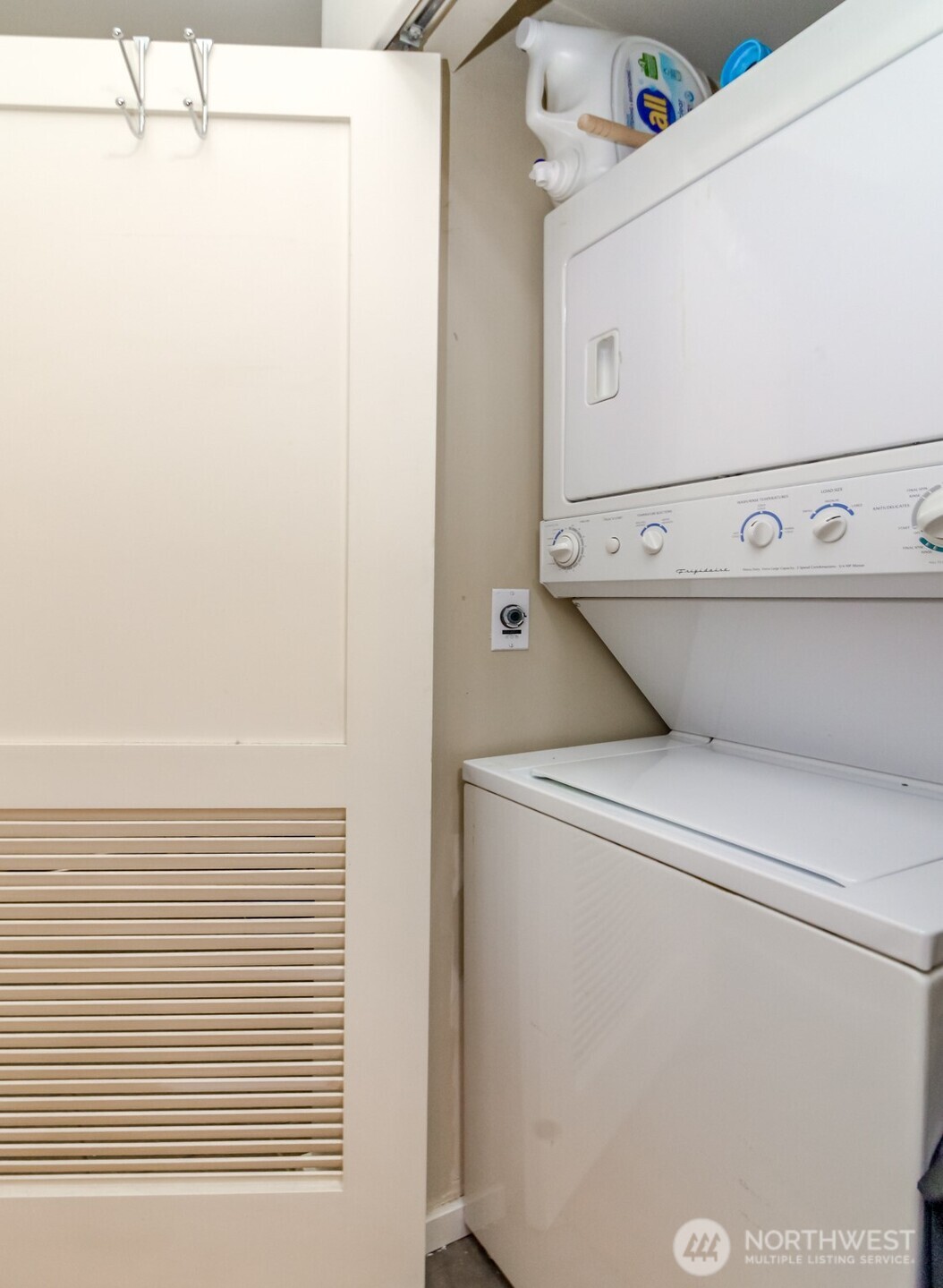 76 Cedar Street Unit: 207