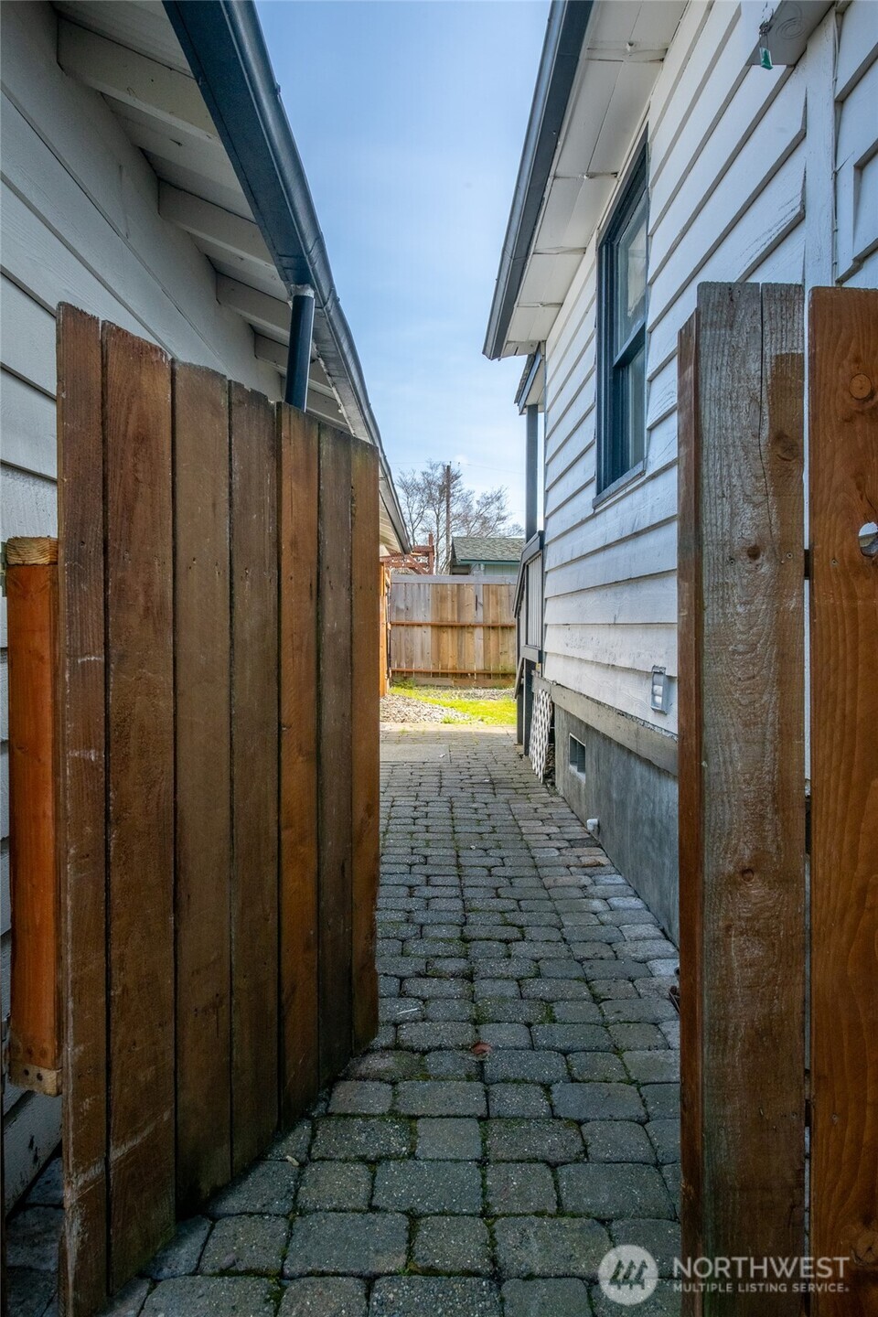1233 Marion Street