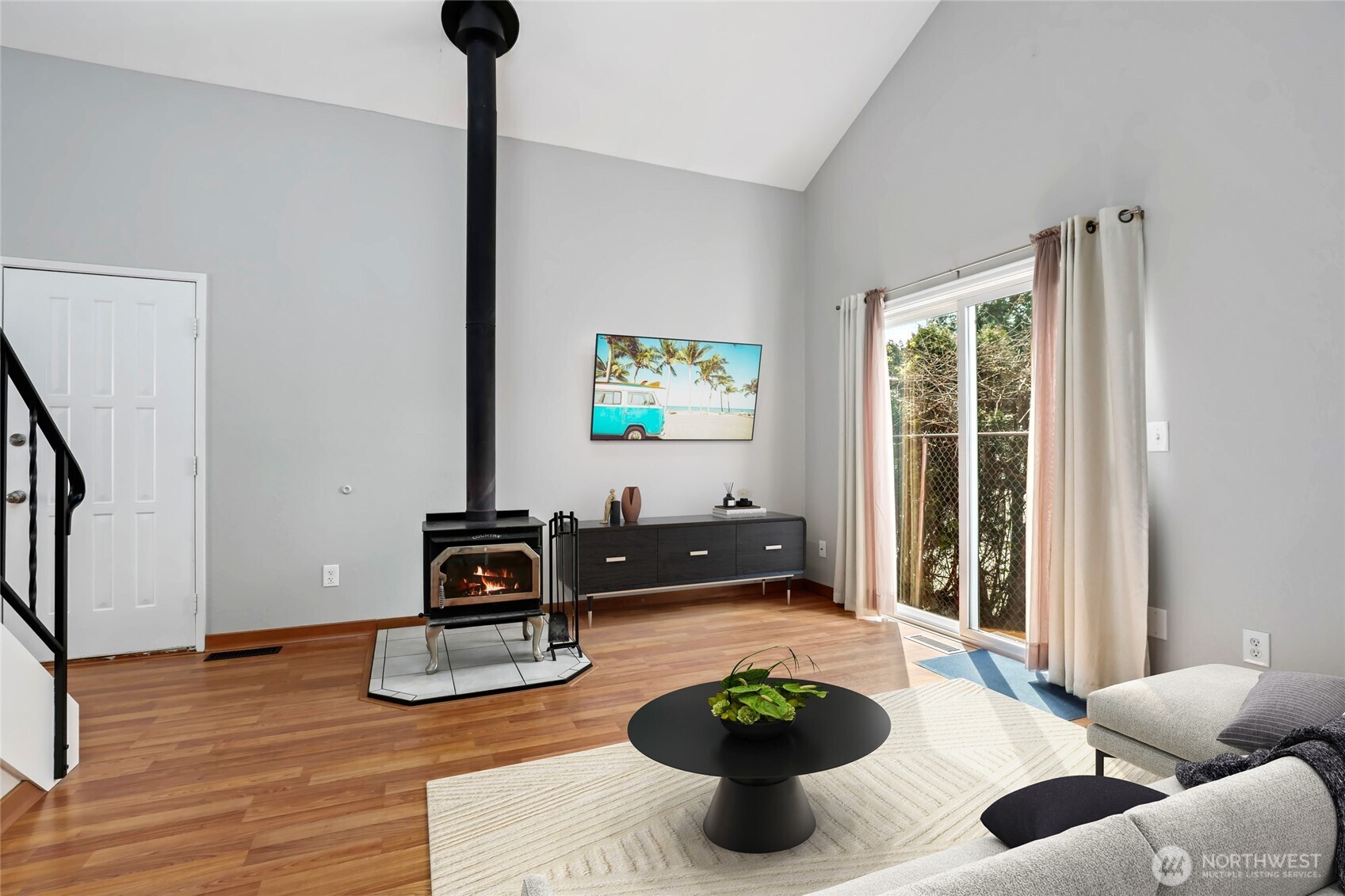 1559 8th Street NE Unit: B
