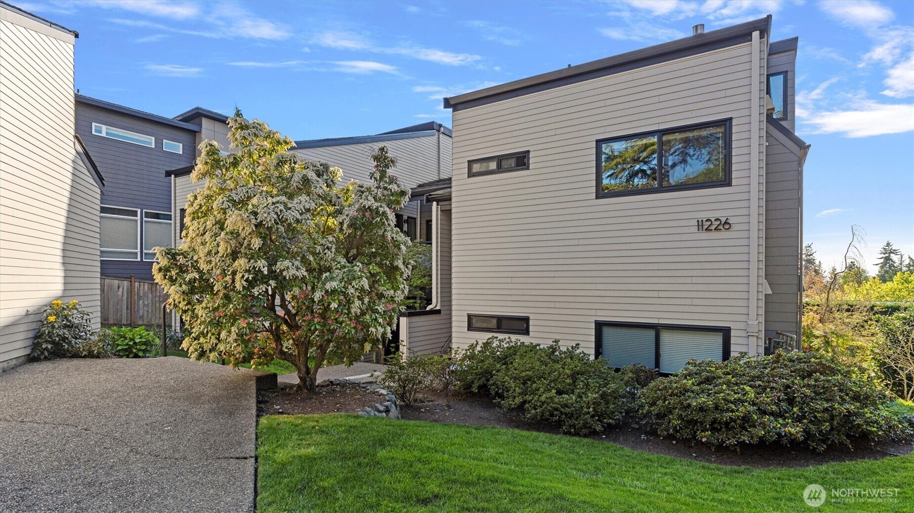 11226 NE 68th Street Unit: B