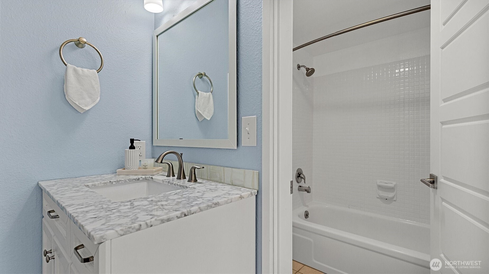 11226 NE 68th Street Unit: B