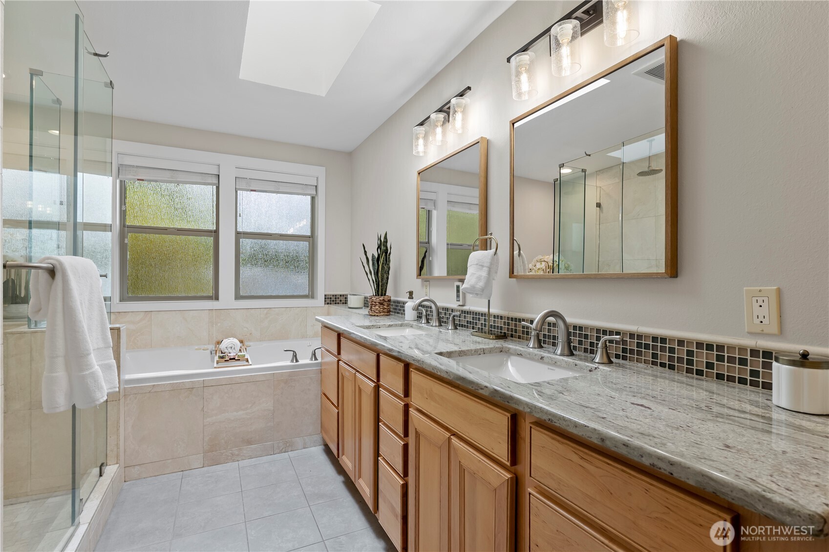 27927 NE 140th