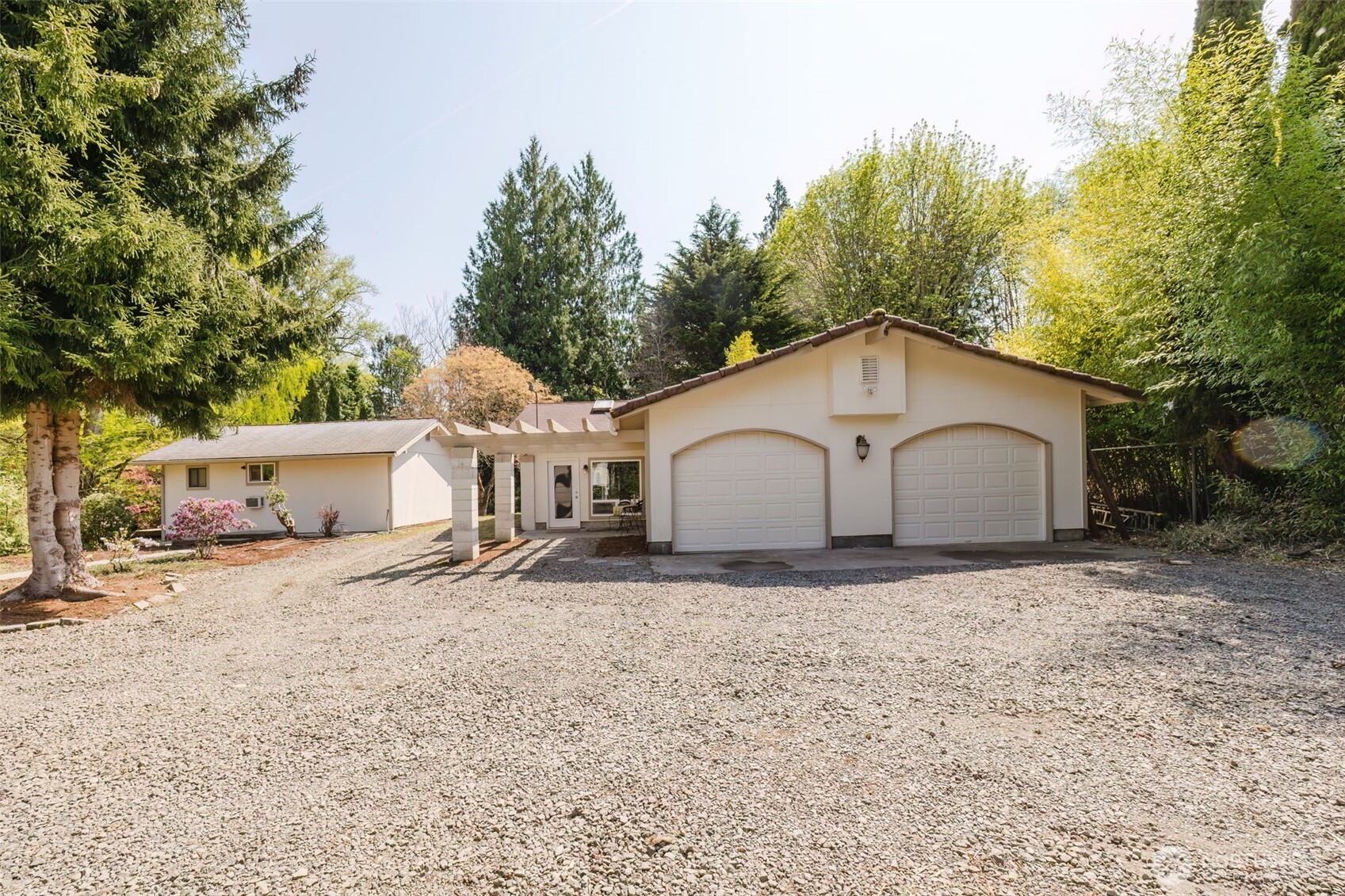 105 Schoolhouse Road