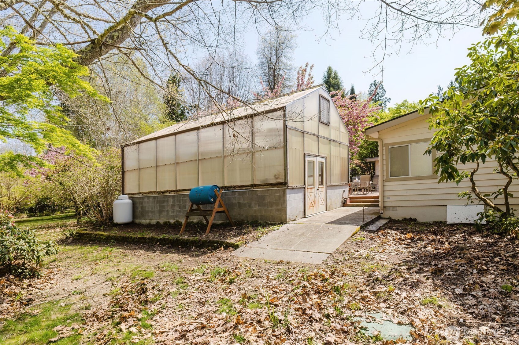 105 Schoolhouse Road