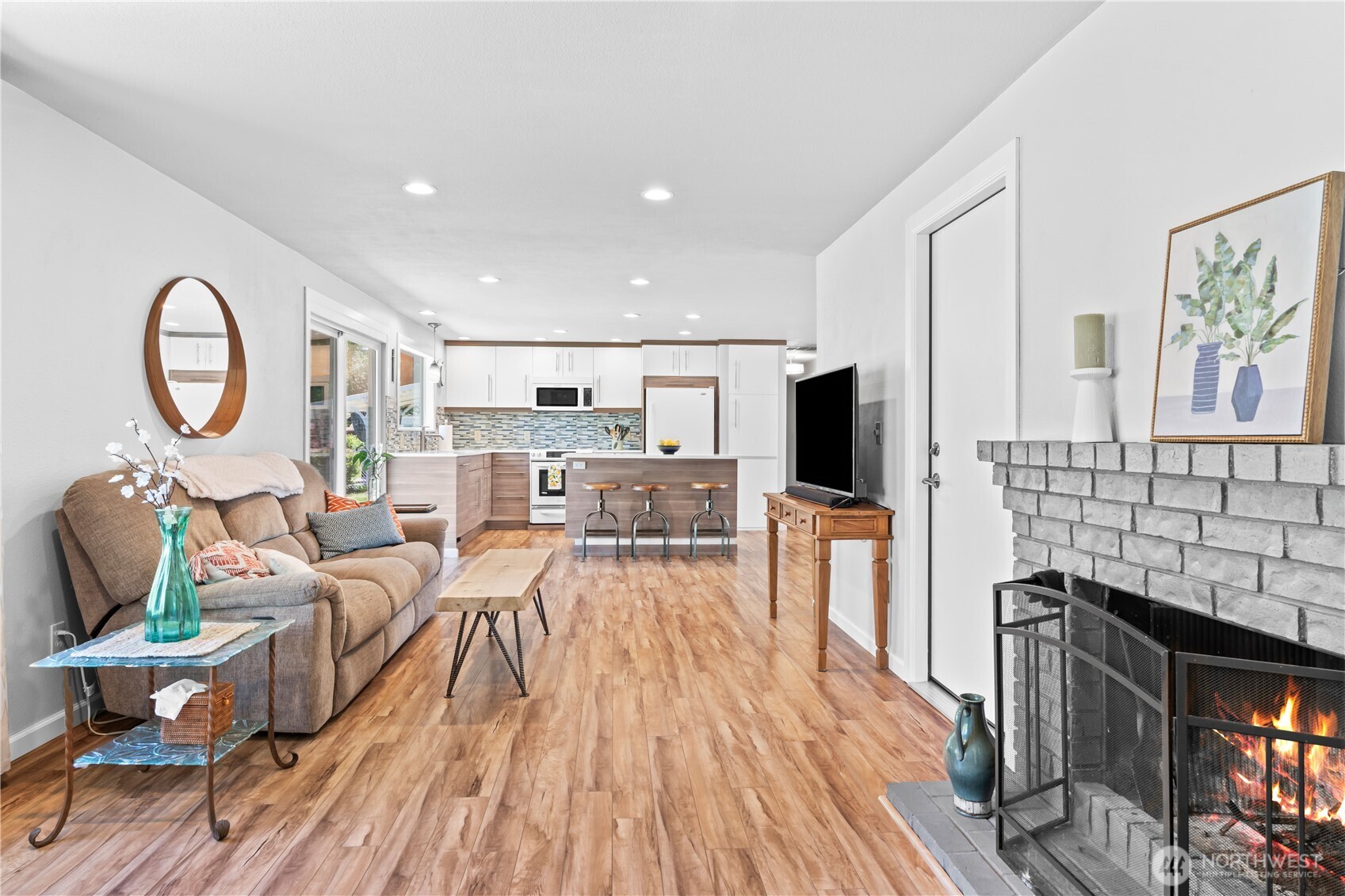 3727 Hoadly Loop SE
