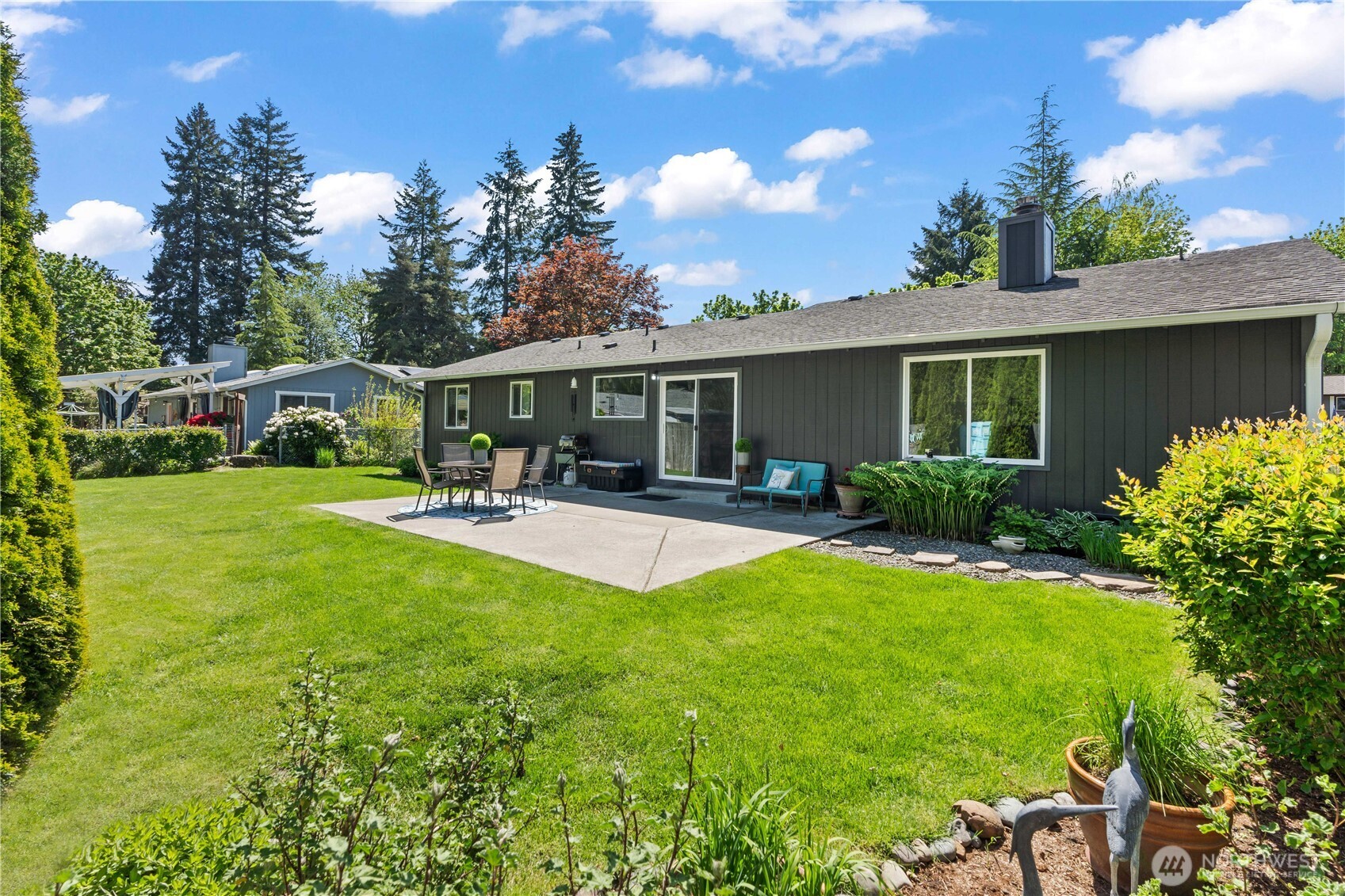 3727 Hoadly Loop SE