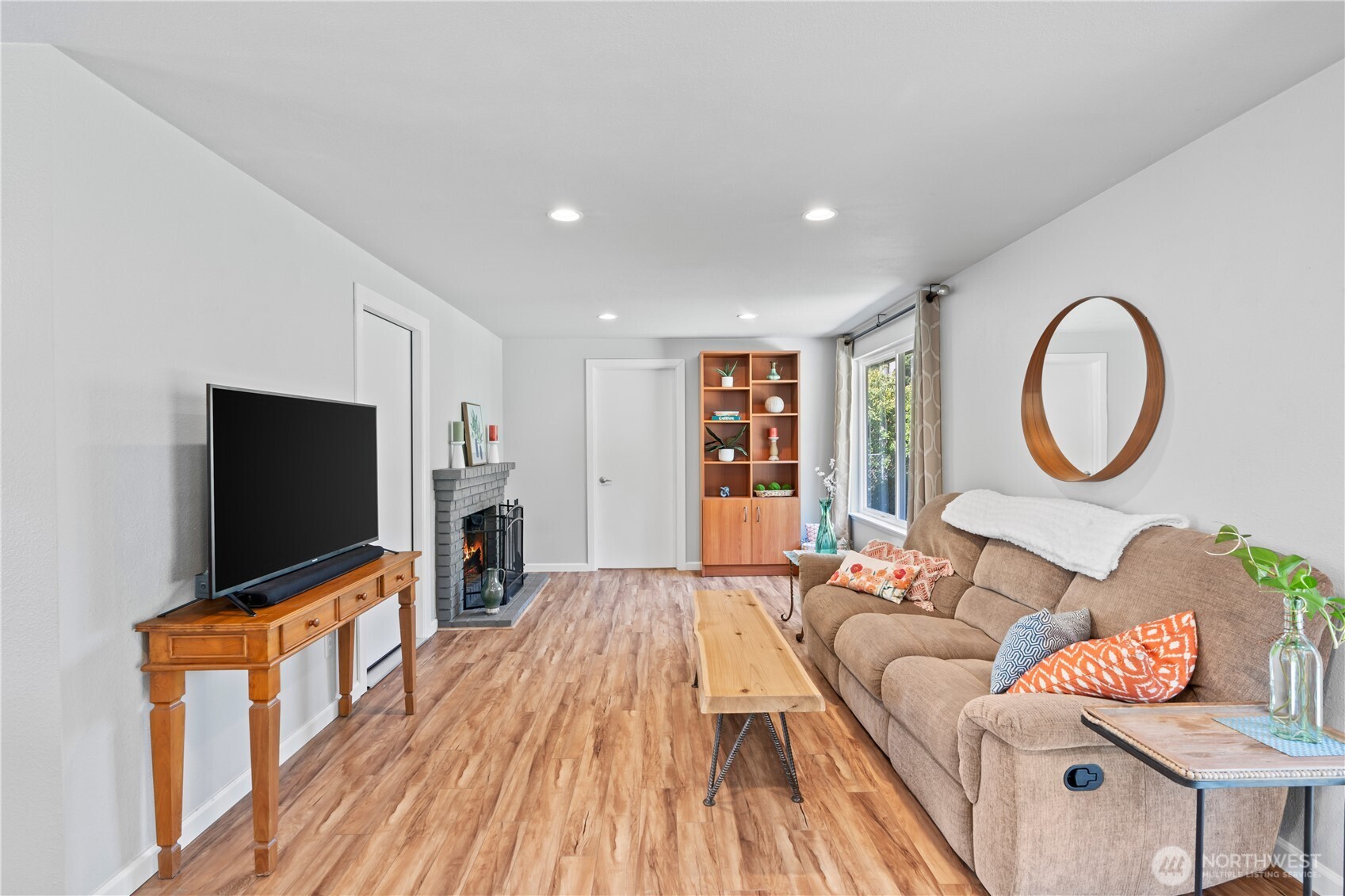 3727 Hoadly Loop SE