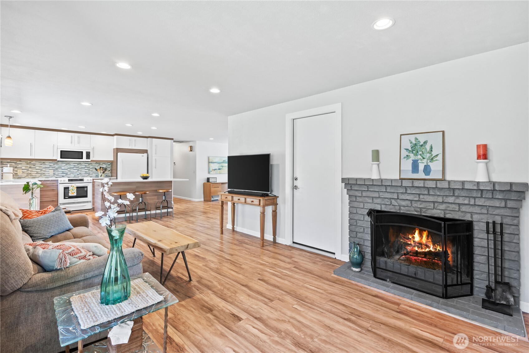 3727 Hoadly Loop SE