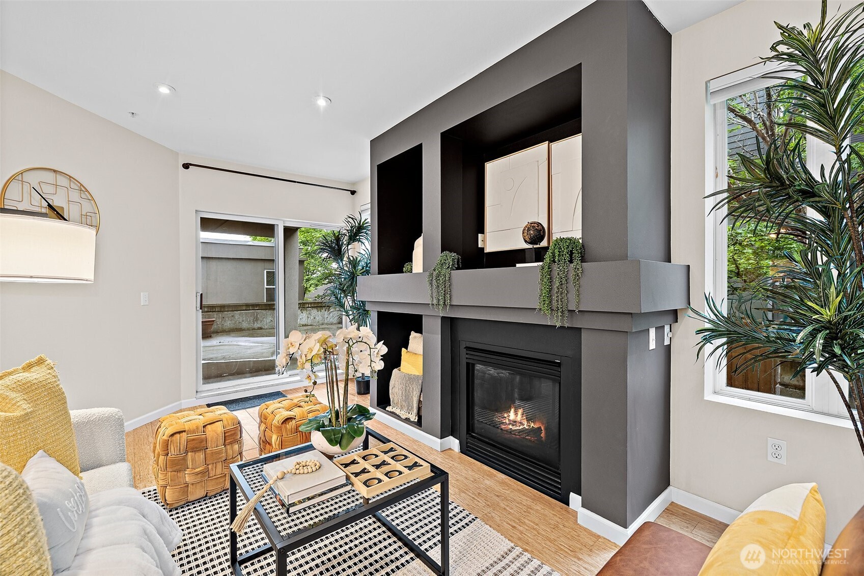 4343 Roosevelt Way NE Unit: 204