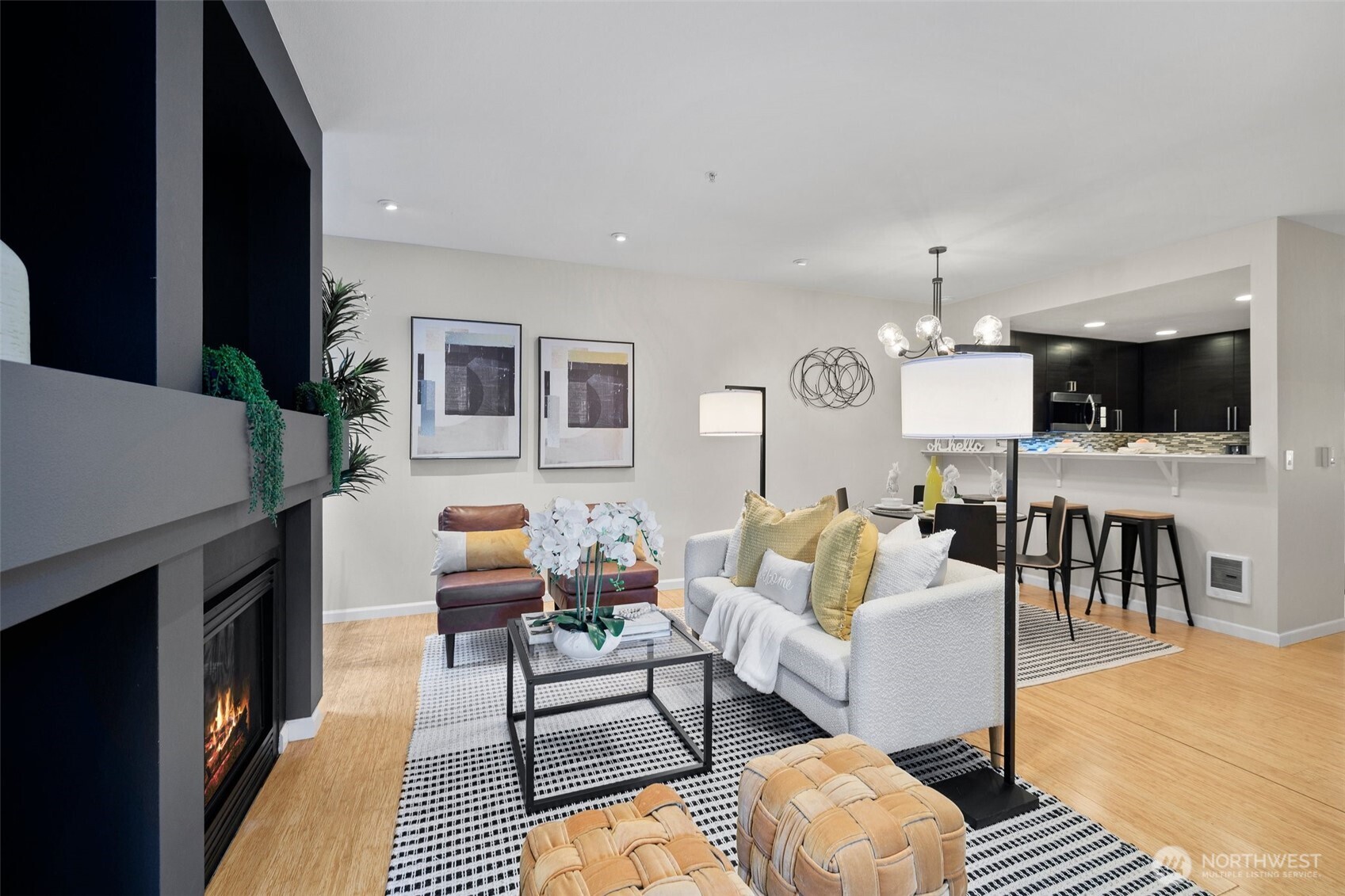 4343 Roosevelt Way NE Unit: 204