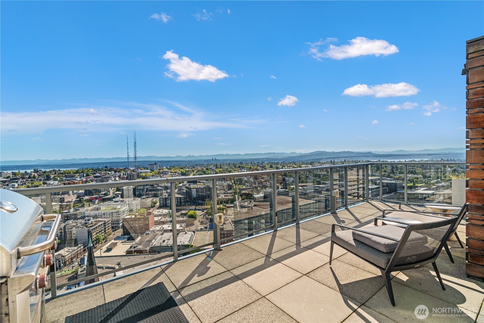 1321 Seneca Street Unit: 1008