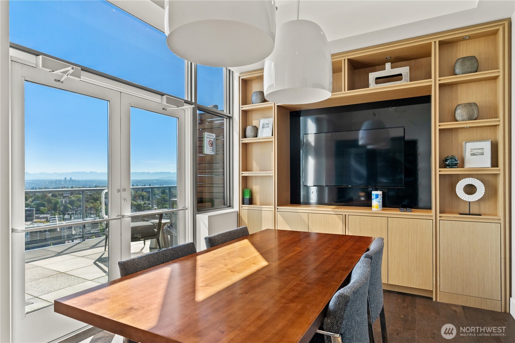1321 Seneca Street Unit: 1008