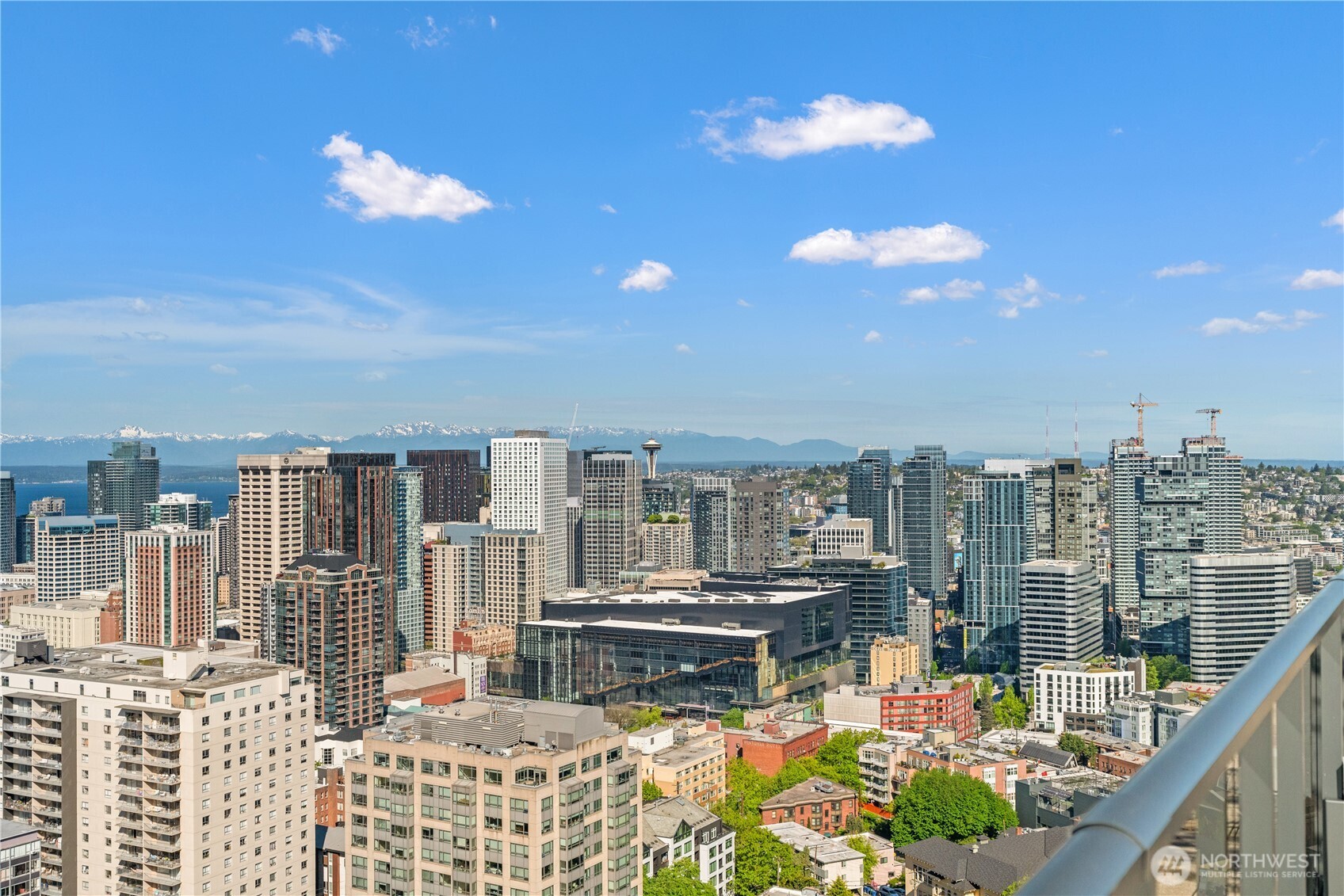 1321 Seneca Street Unit: 1008