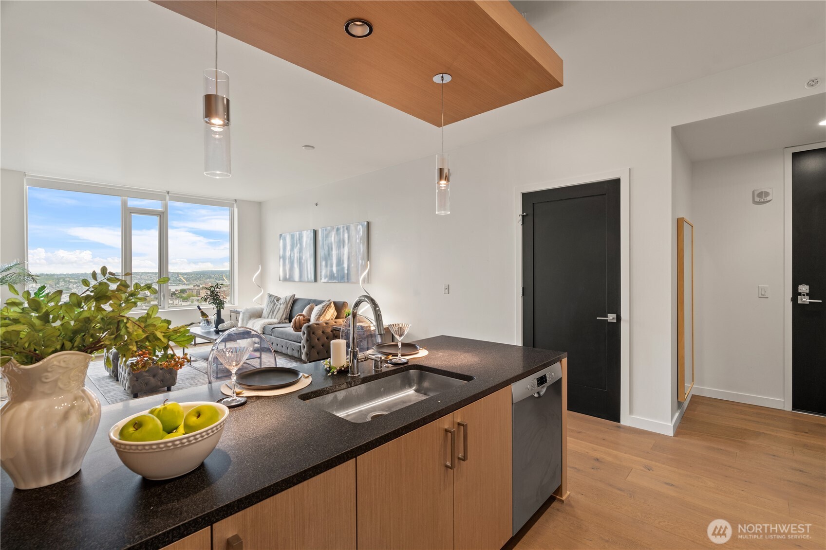 1321 Seneca Street Unit: 1008