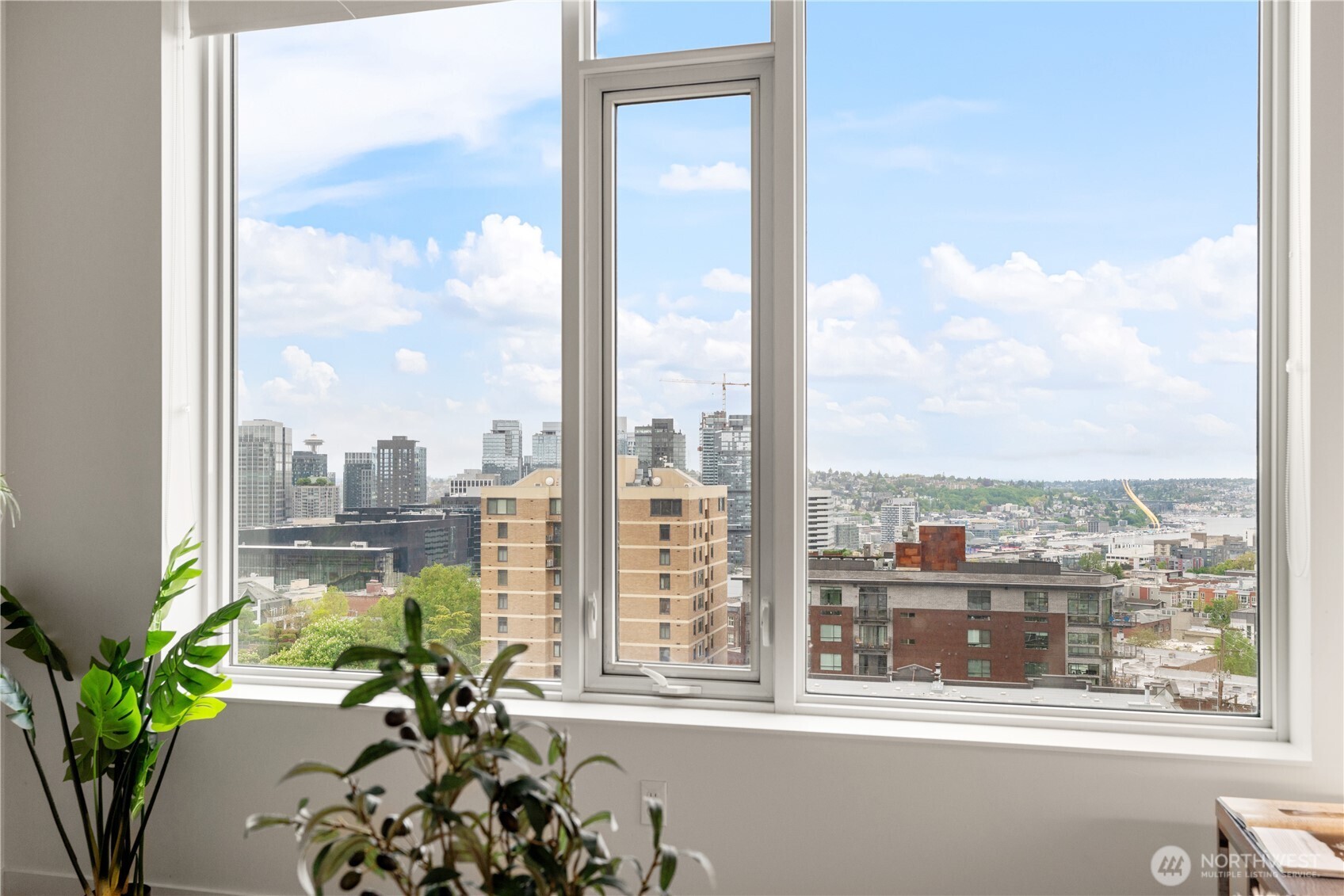 1321 Seneca Street Unit: 1008