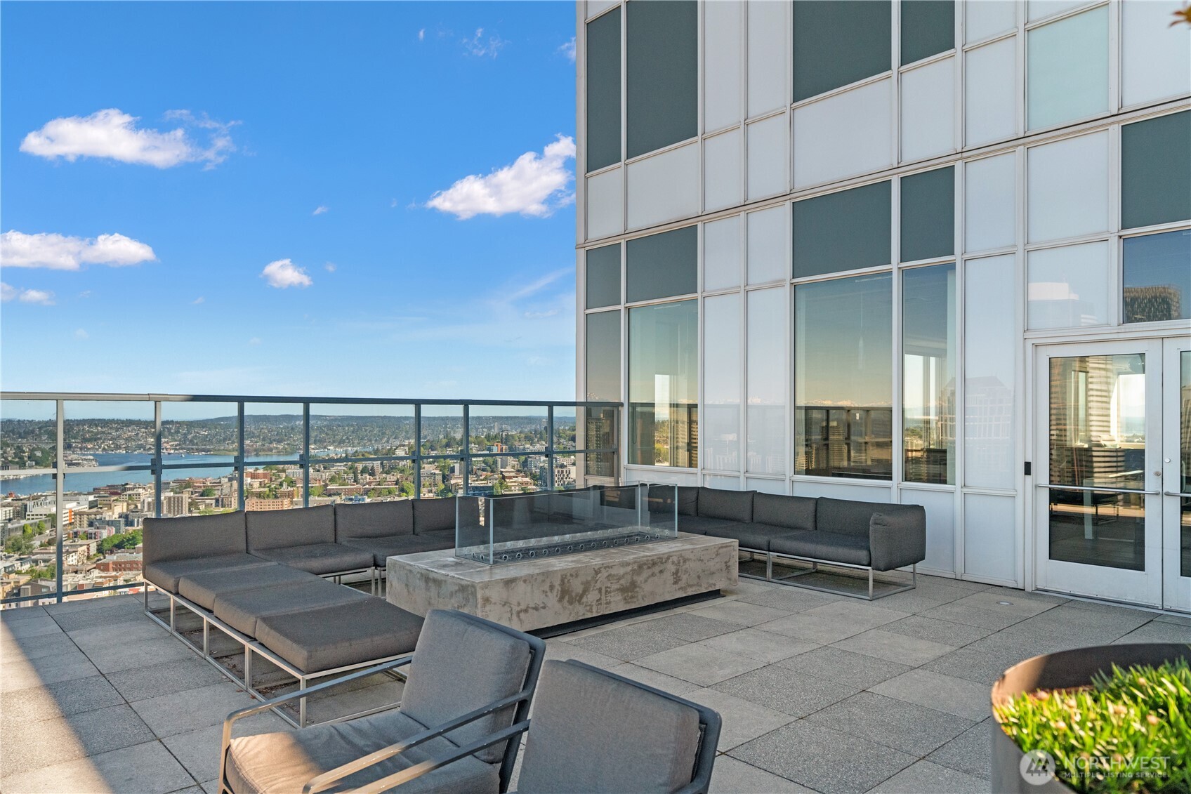1321 Seneca Street Unit: 1008