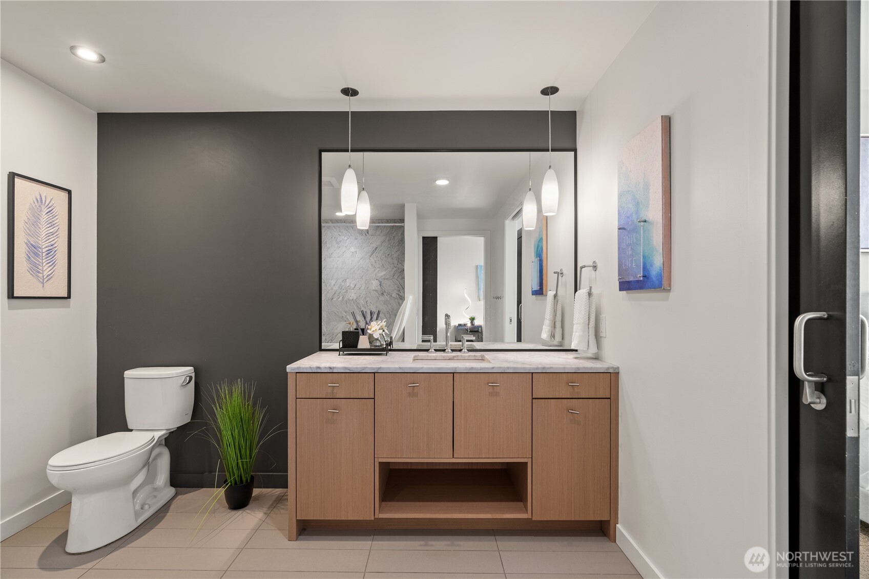 1321 Seneca Street Unit: 1008
