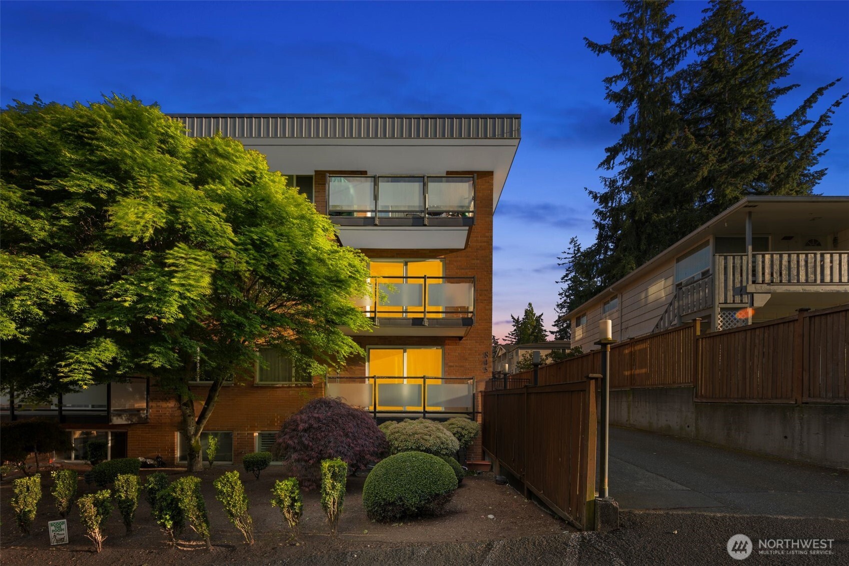 845 NE 125th Street Unit: 301