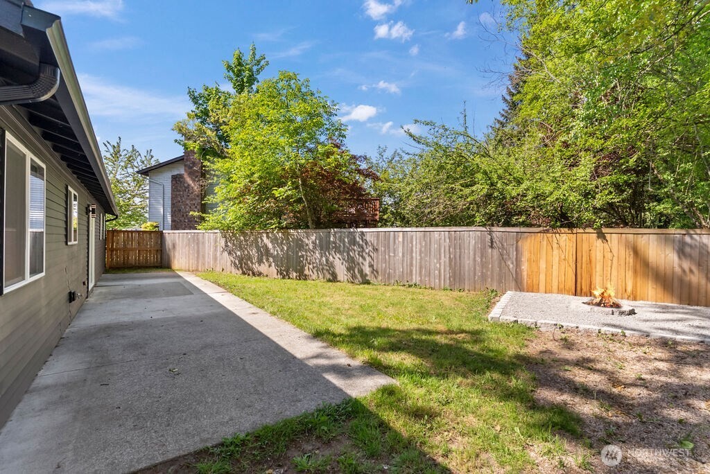 9516 57th Drive NE
