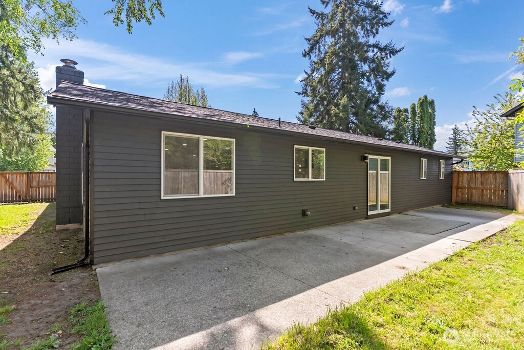 9516 57th Drive NE