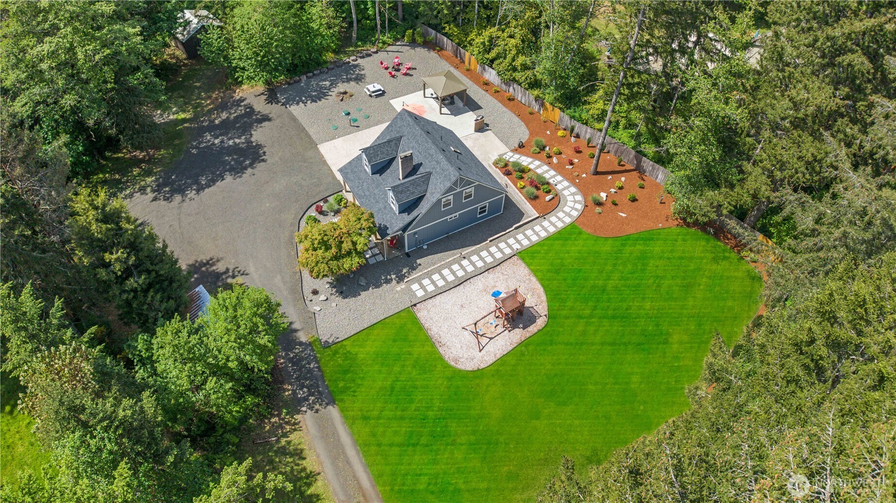270 SE Noble Glen Drive