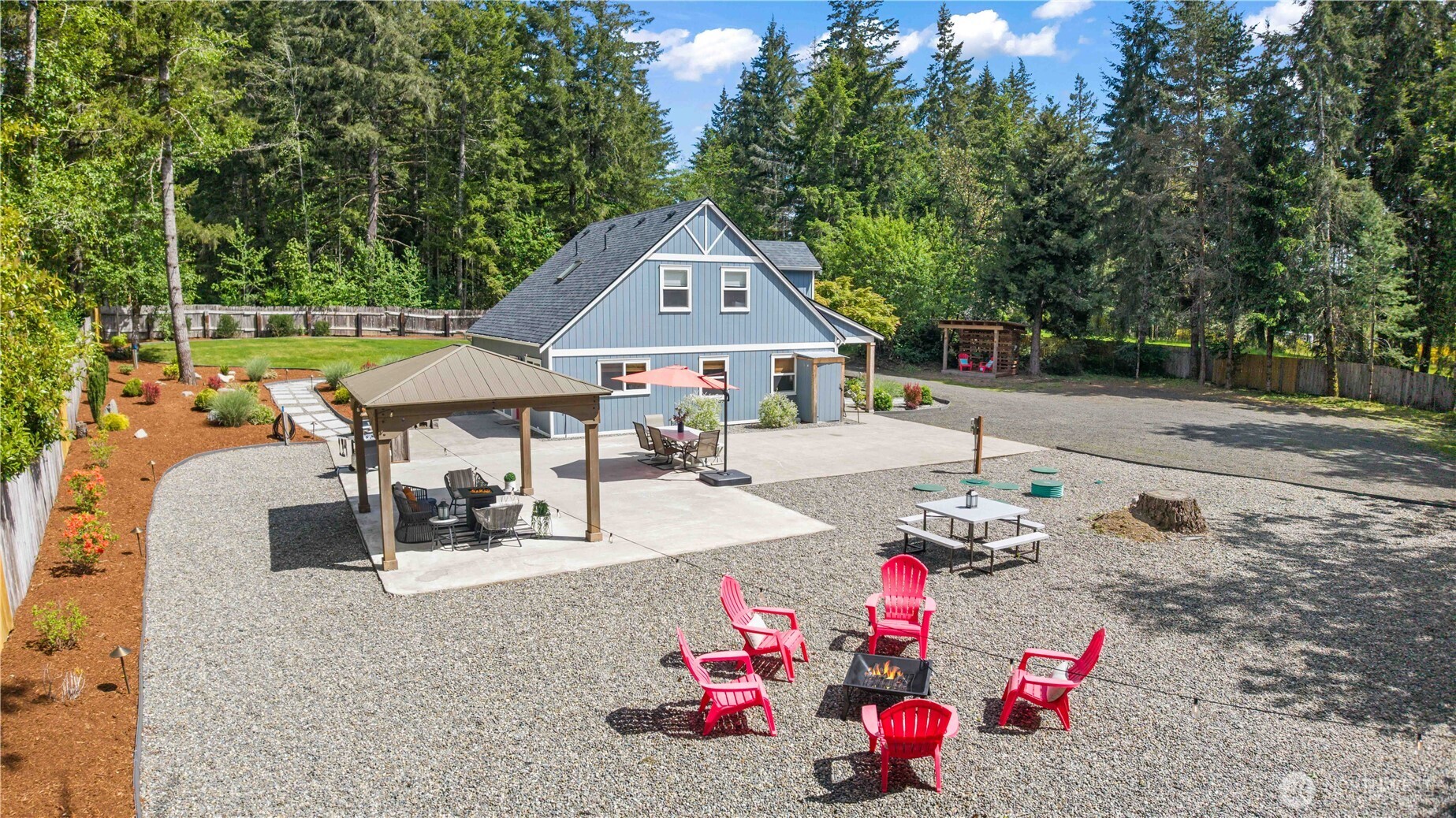 270 SE Noble Glen Drive