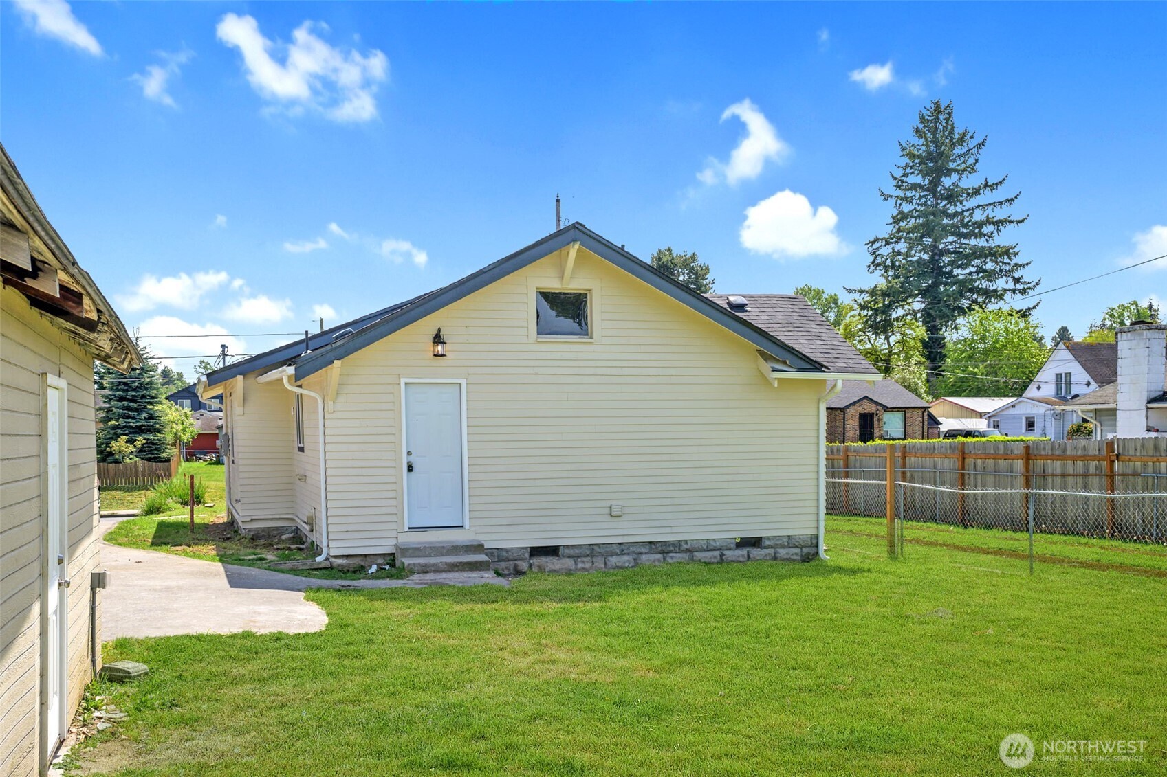 1319 E 56th Street