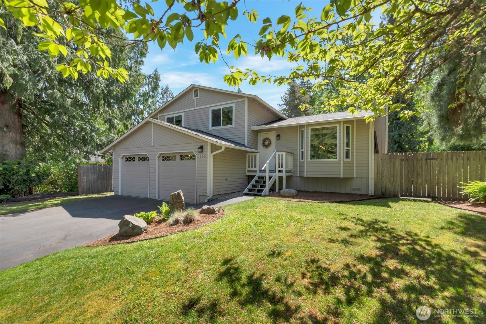 630 Mount Logan Drive SW