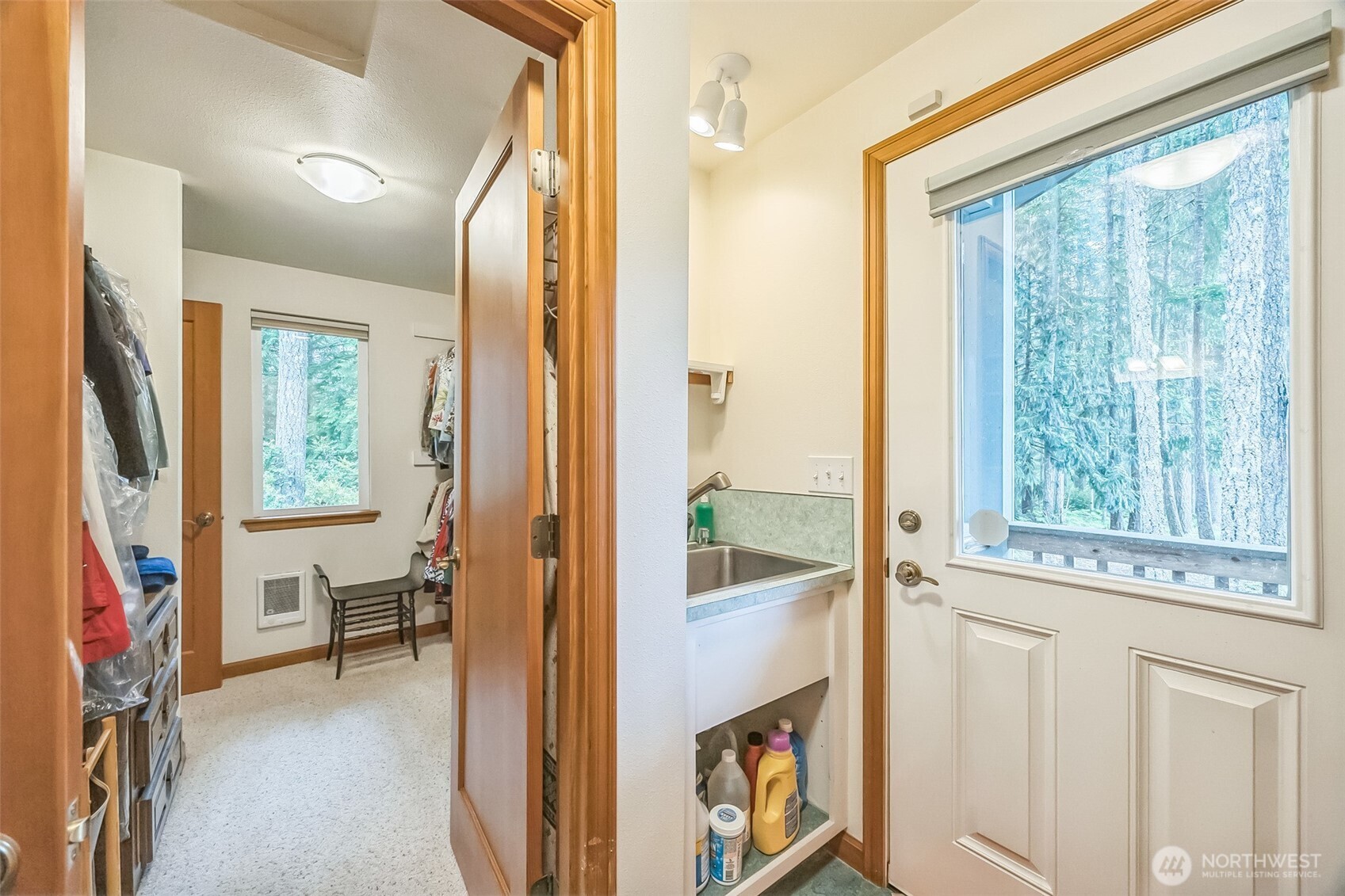 231 E Dunoon Place
