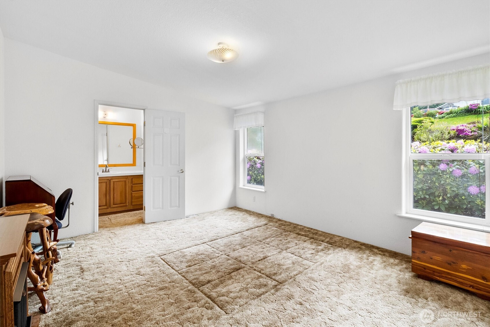 495 Lakeside Drive