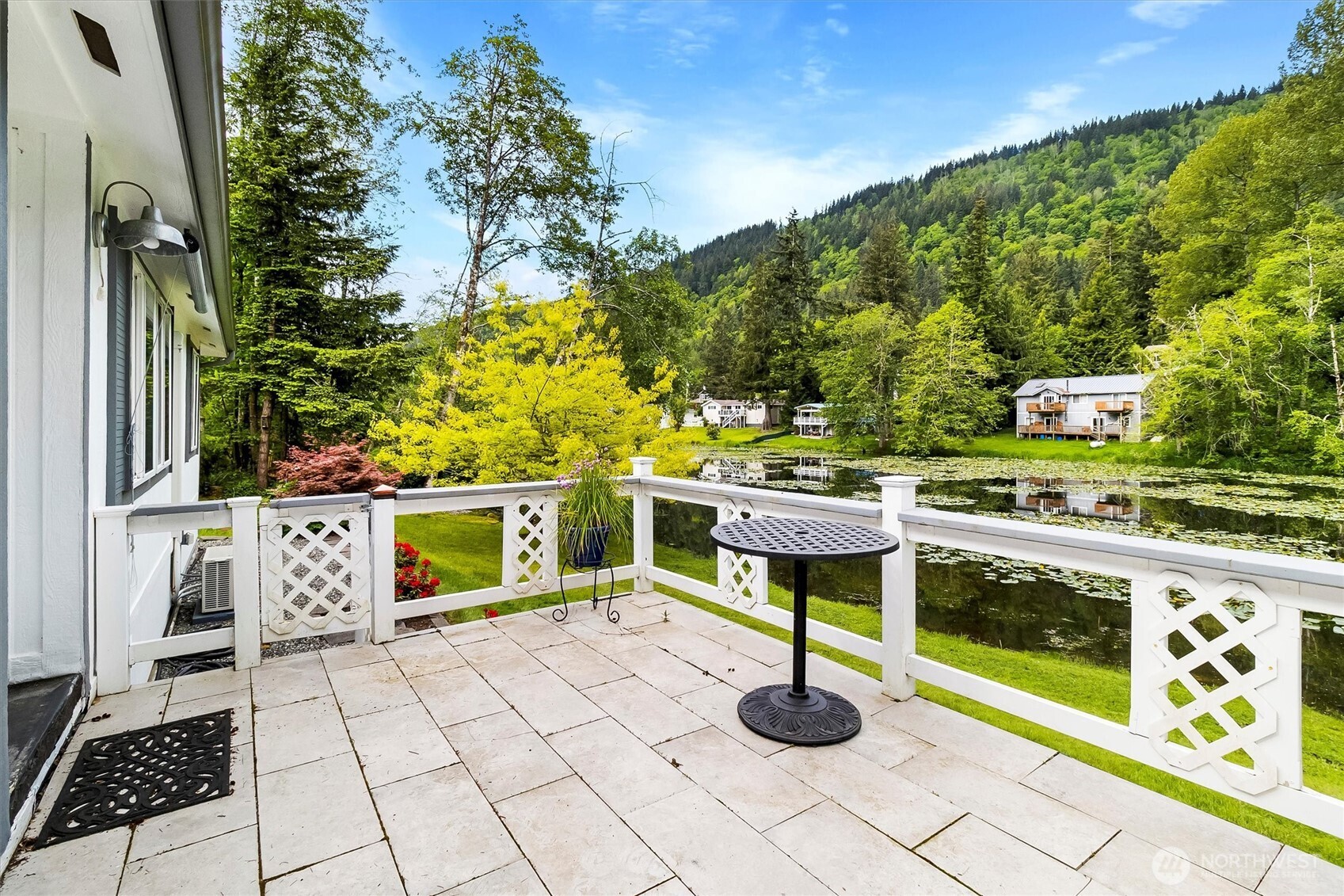 495 Lakeside Drive