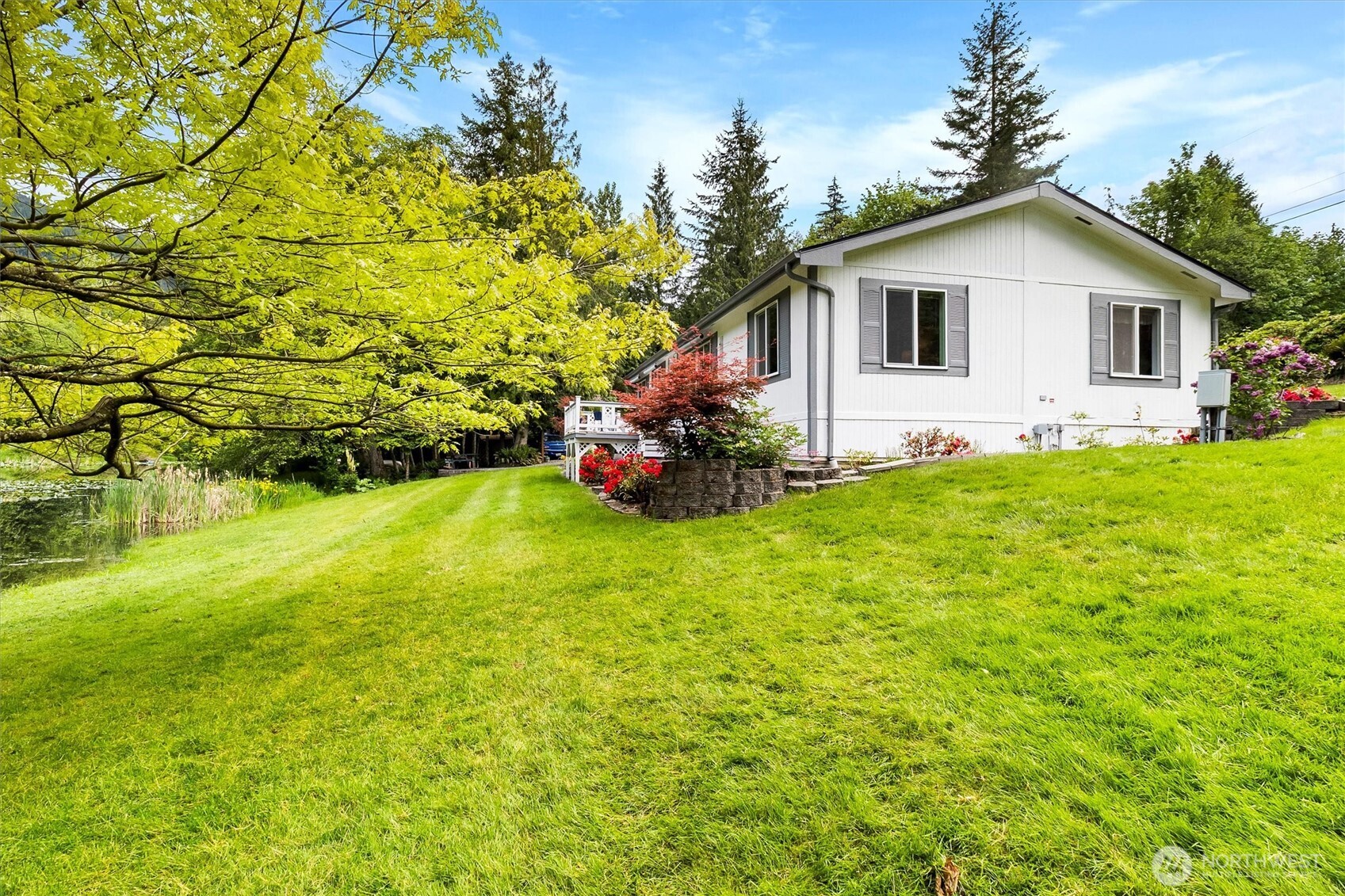 495 Lakeside Drive