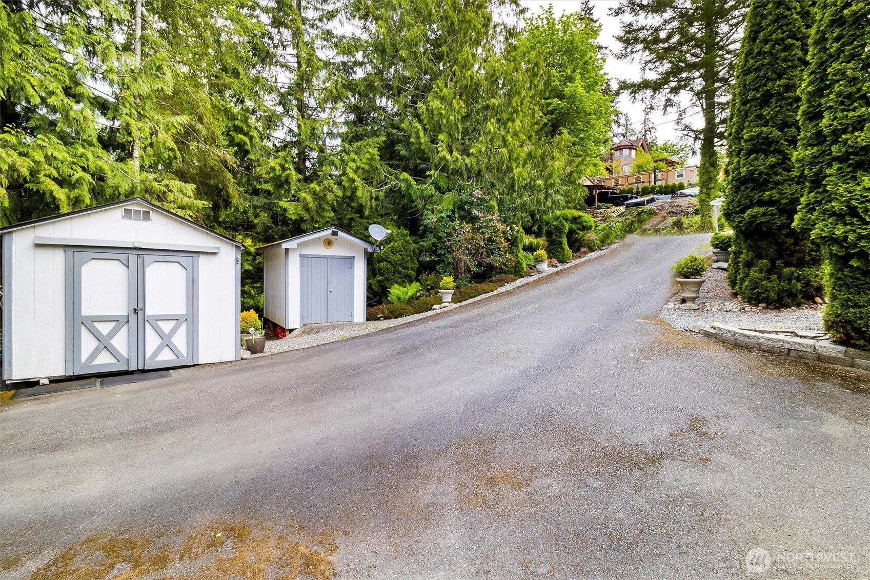 495 Lakeside Drive