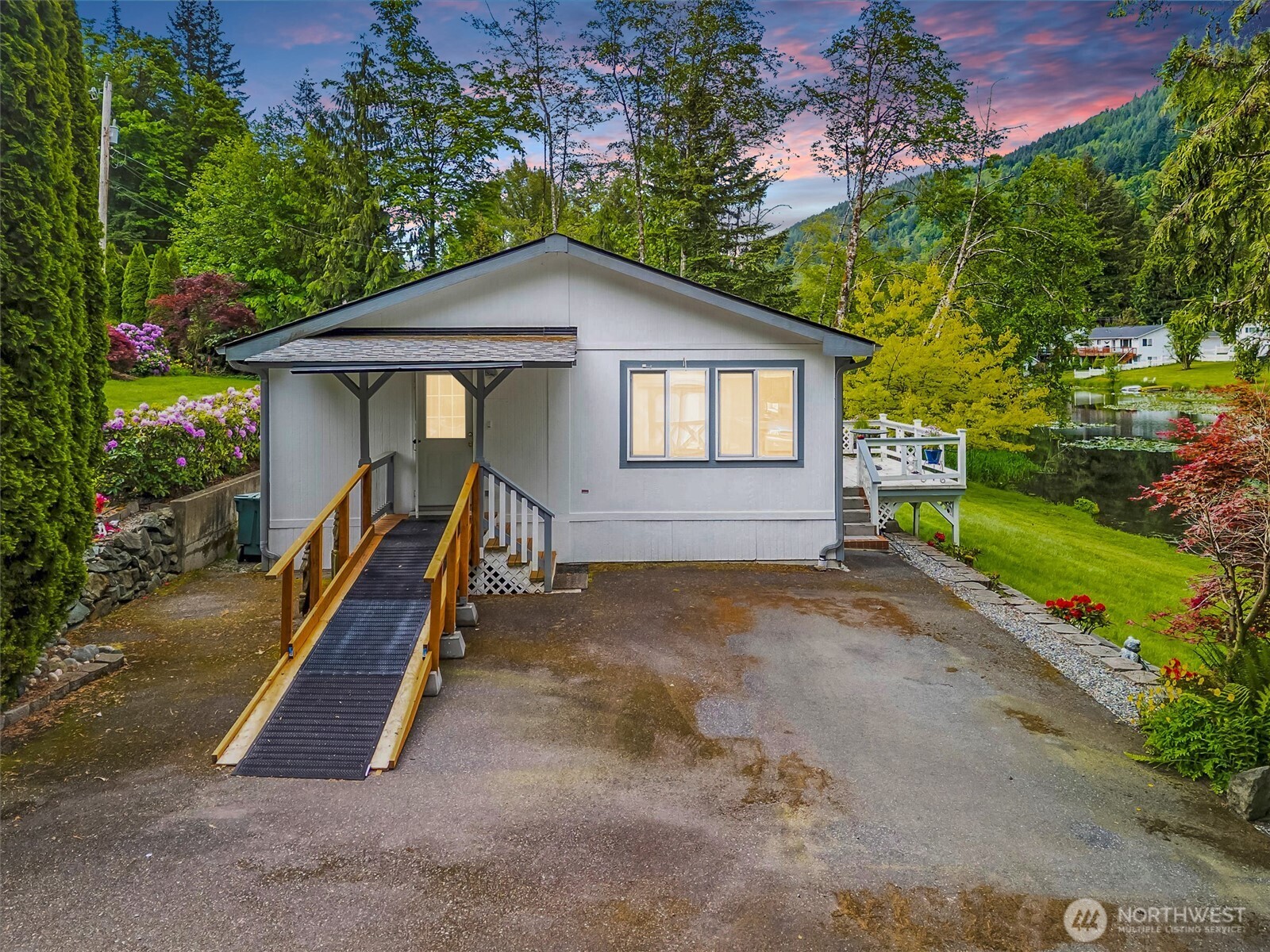 495 Lakeside Drive