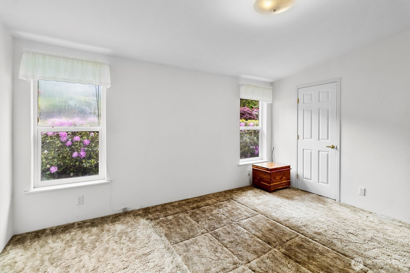 495 Lakeside Drive