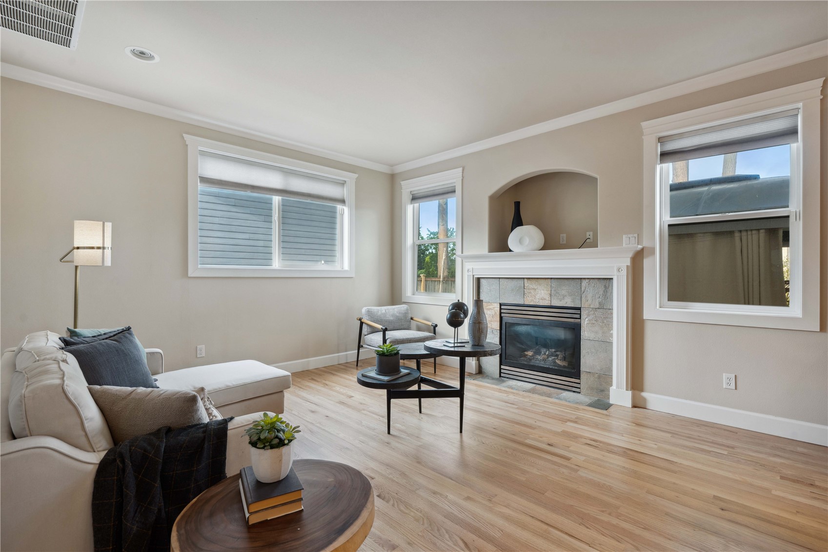 331 Rosario Place NE
