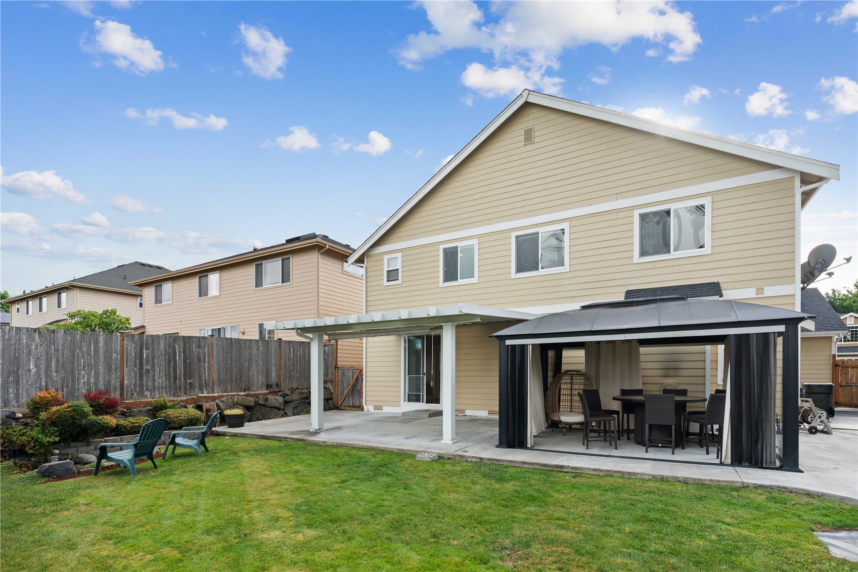 331 Rosario Place NE