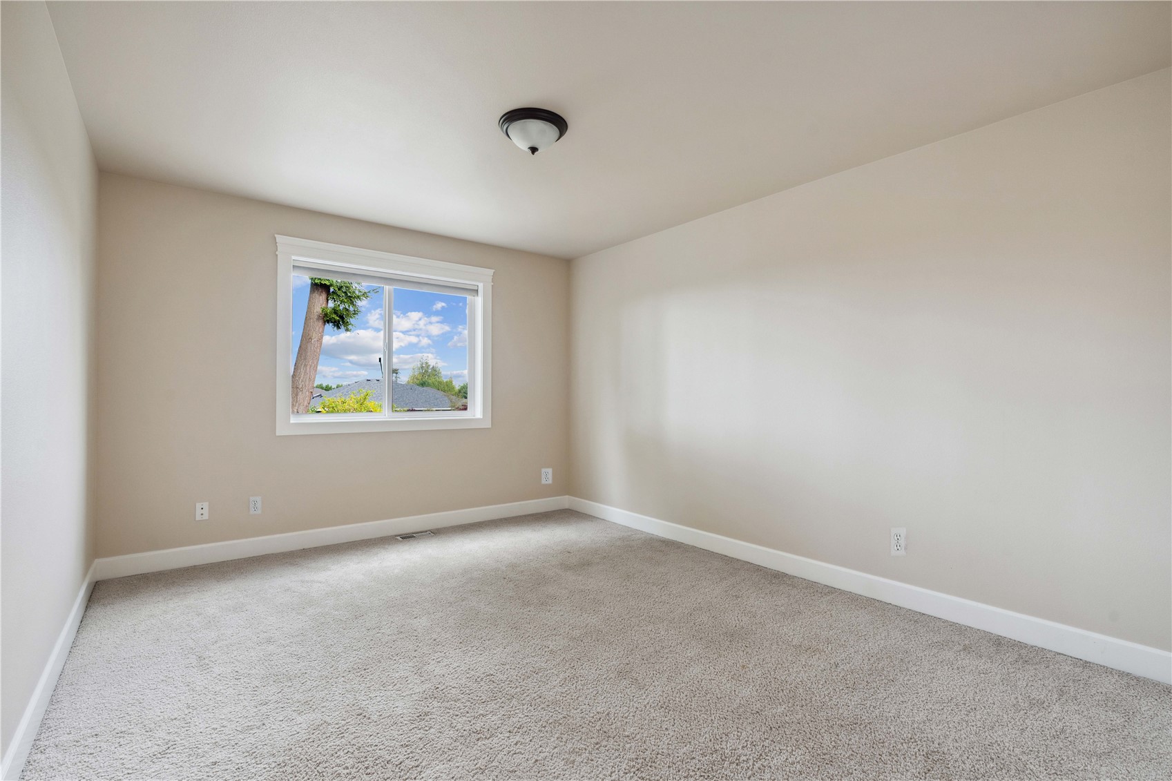 331 Rosario Place NE