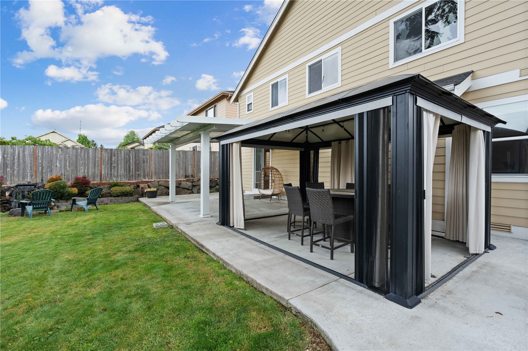 331 Rosario Place NE