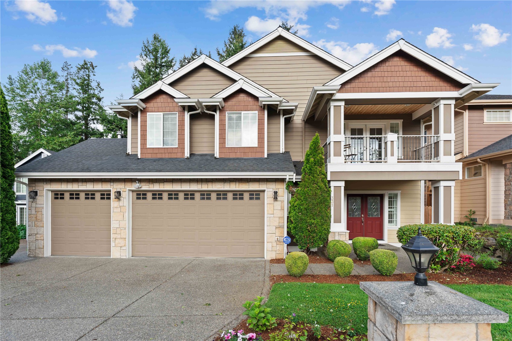 331 Rosario Place NE