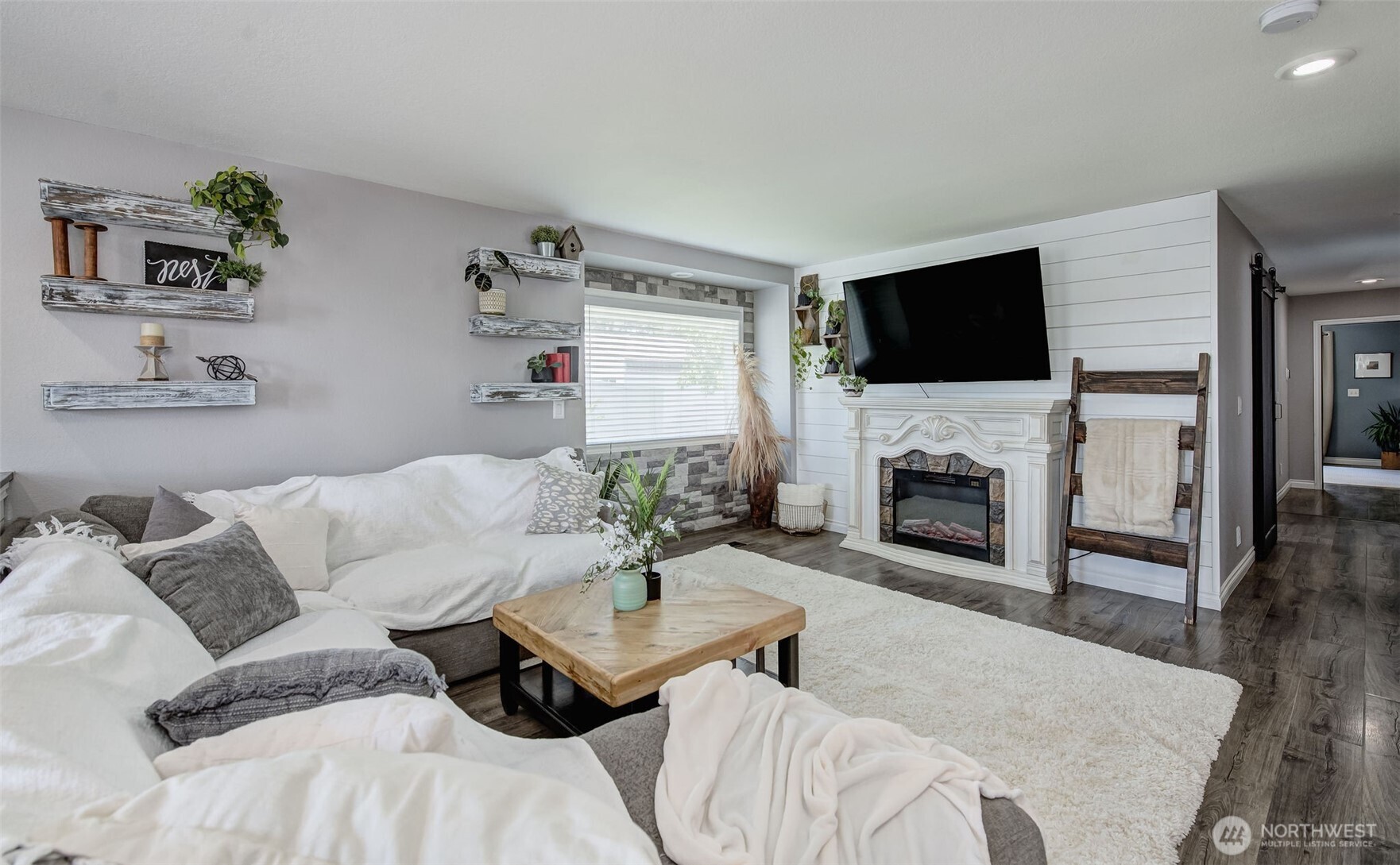 417 E Walnut