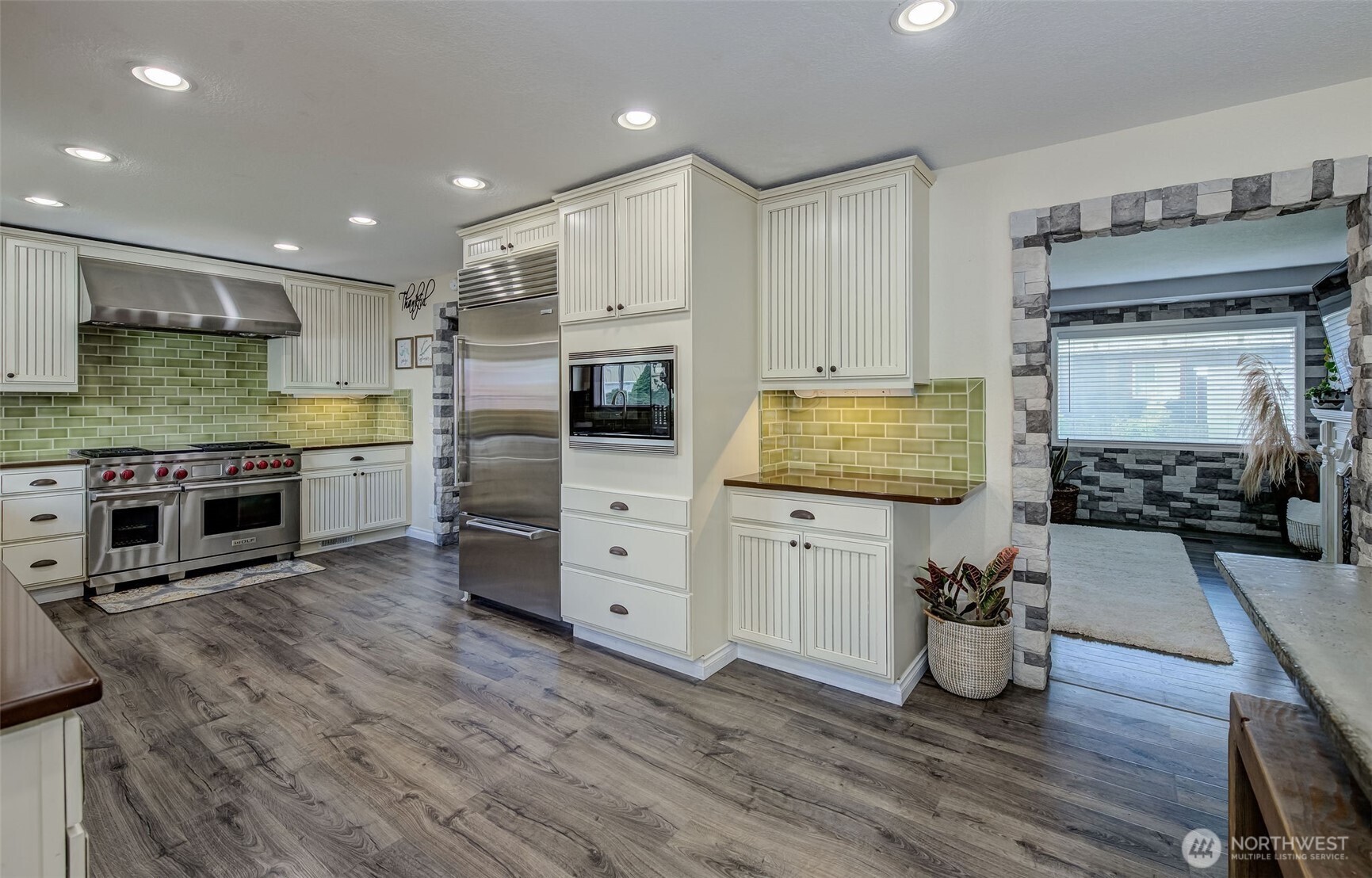 417 E Walnut