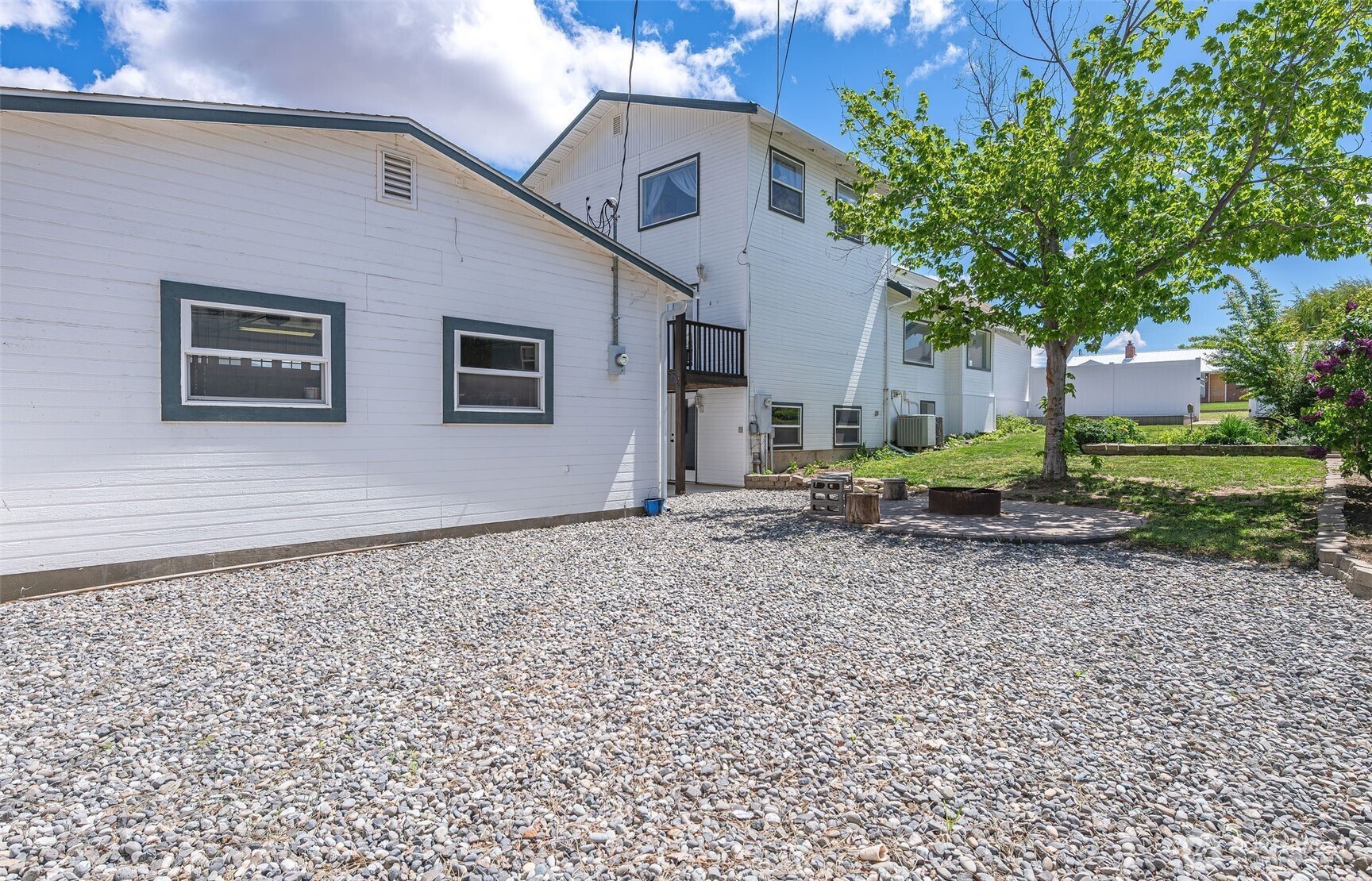 417 E Walnut