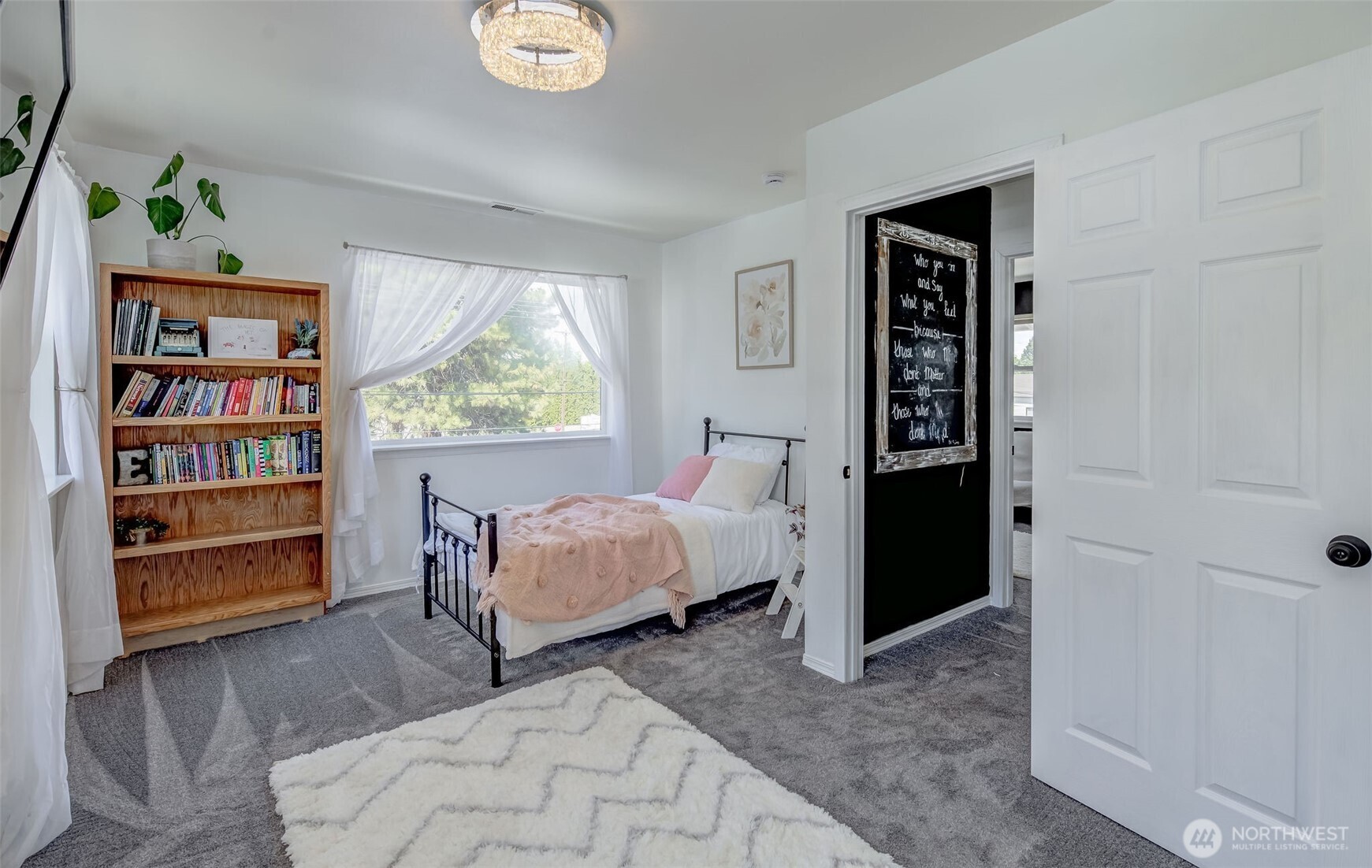 417 E Walnut