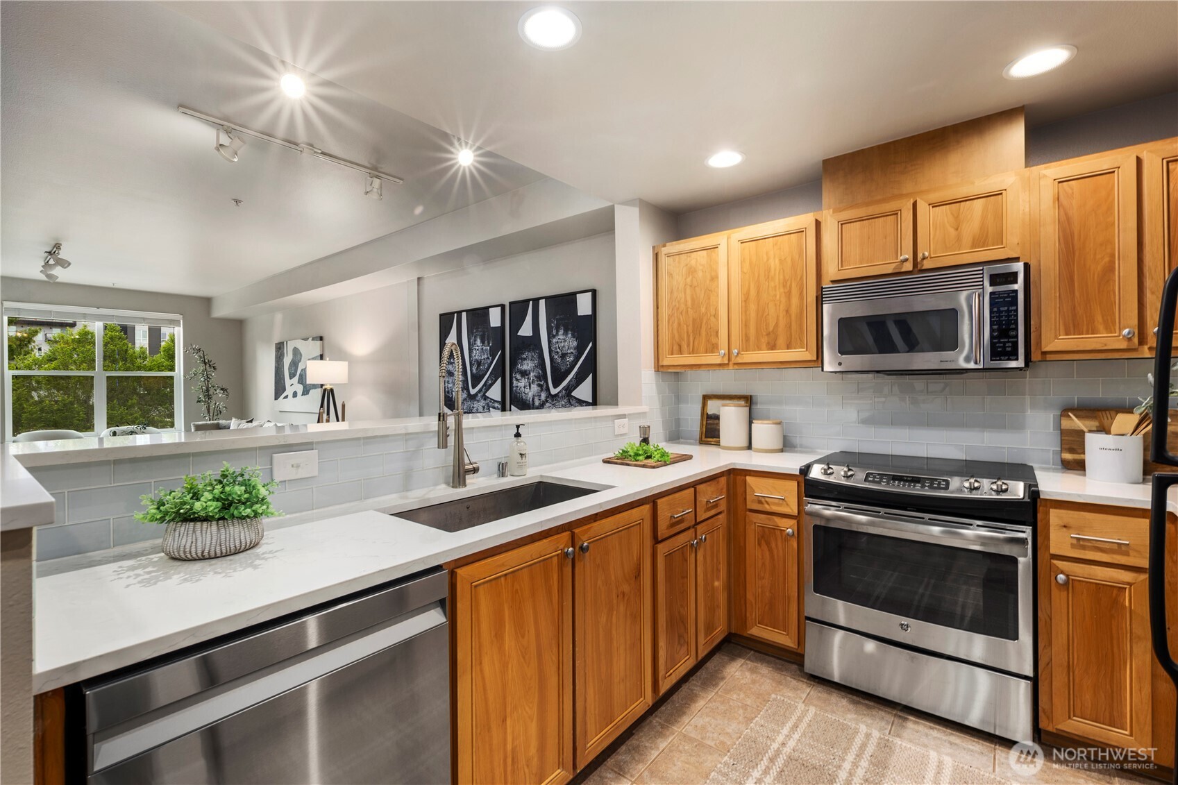 16275 NE 85th Street Unit: 301